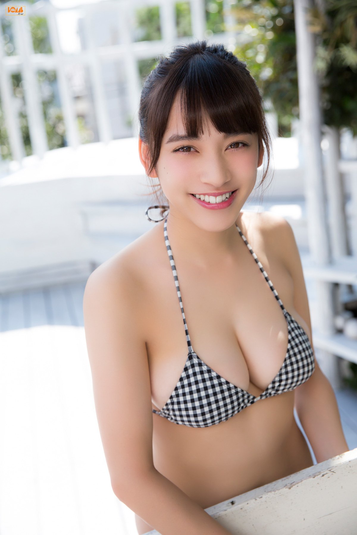 都丸纱也华 [BOMB.TV]高清写真图GRAVURE Channel 2015年12月号