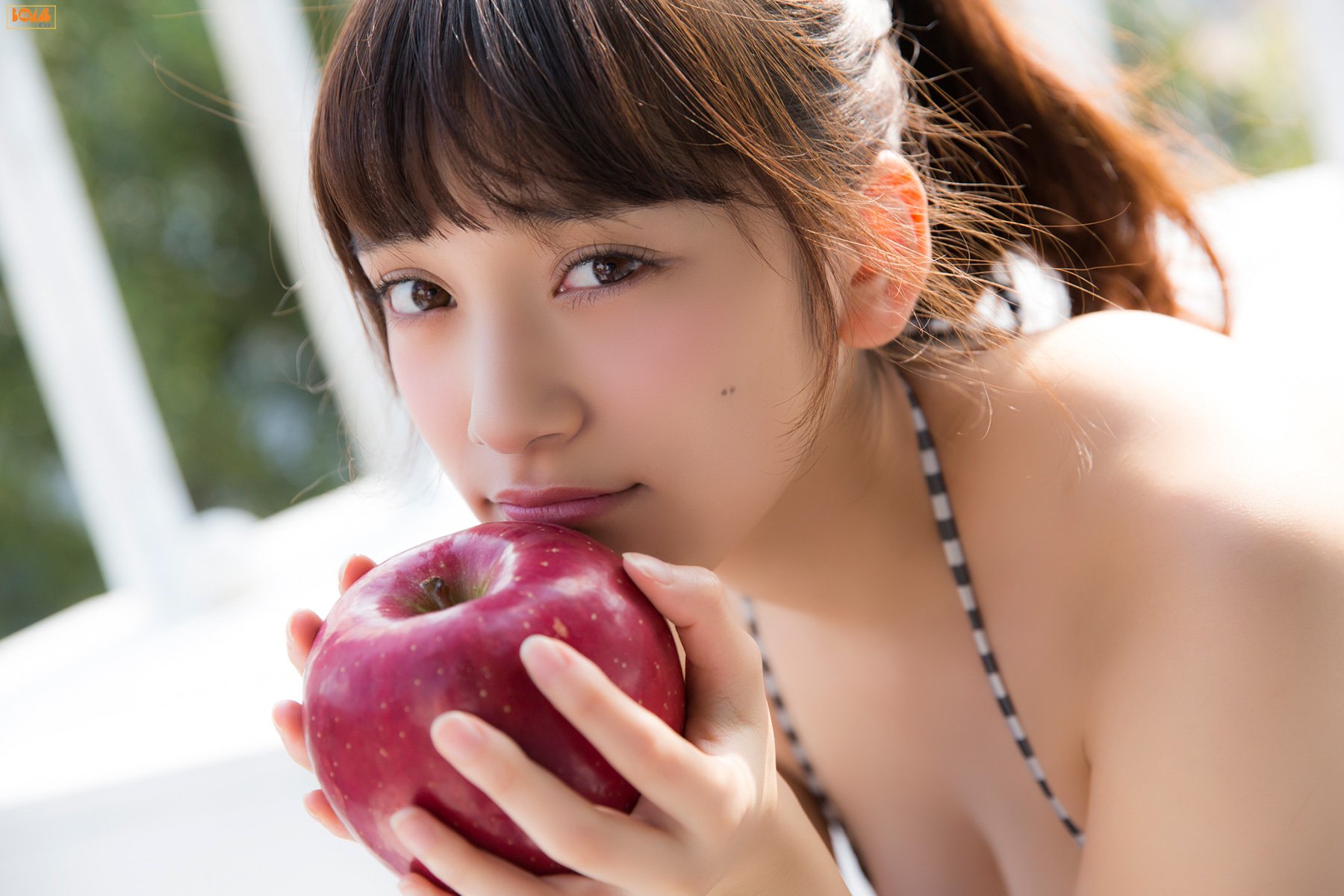 都丸纱也华 [BOMB.TV]高清写真图GRAVURE Channel 2015年12月号
