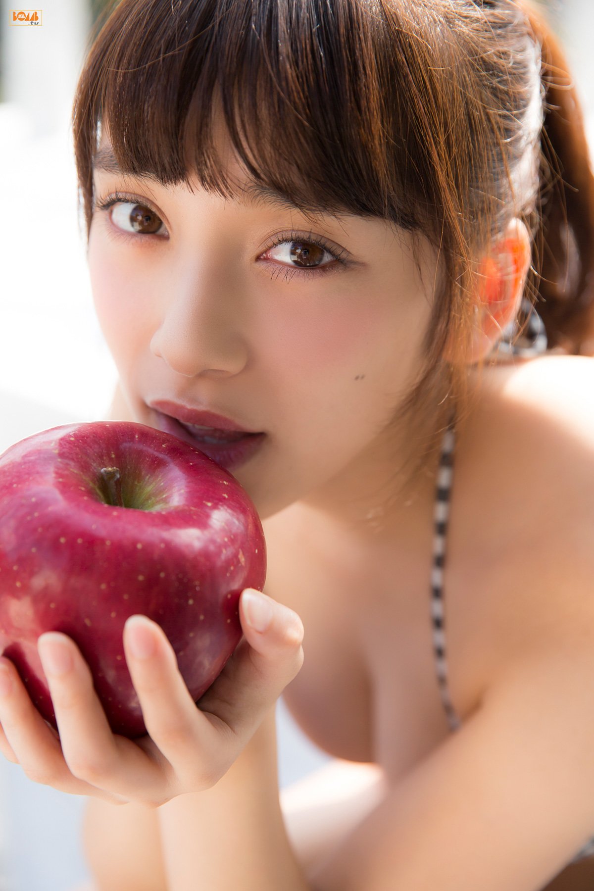 都丸纱也华 [BOMB.TV]高清写真图GRAVURE Channel 2015年12月号