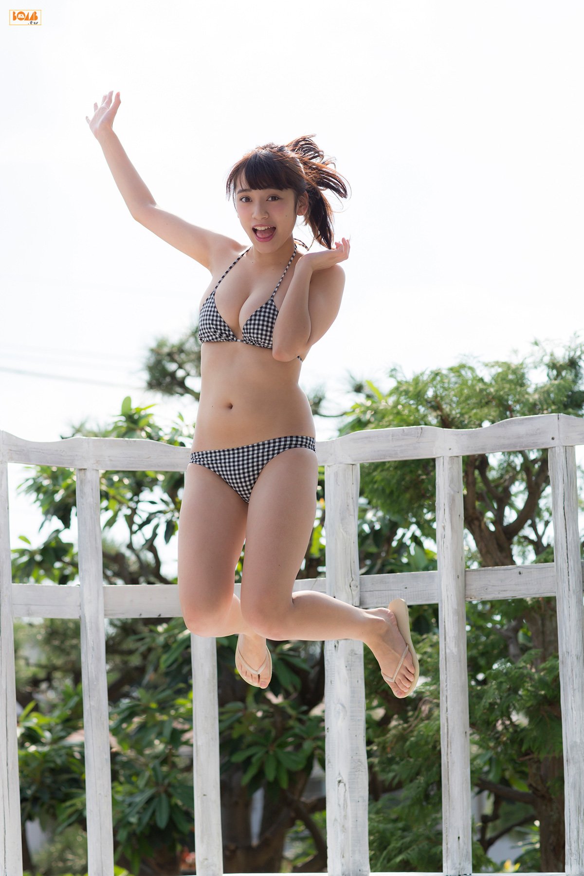 都丸纱也华 [BOMB.TV]高清写真图GRAVURE Channel 2015年12月号
