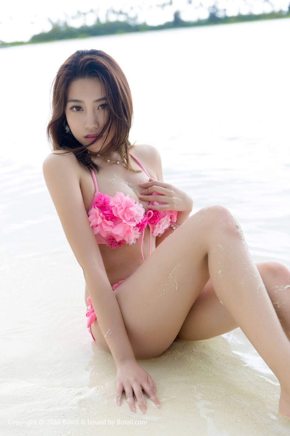 许诺Sabrina- [BoLoli波萝社新刊]高清写真图 BOL.106 海边