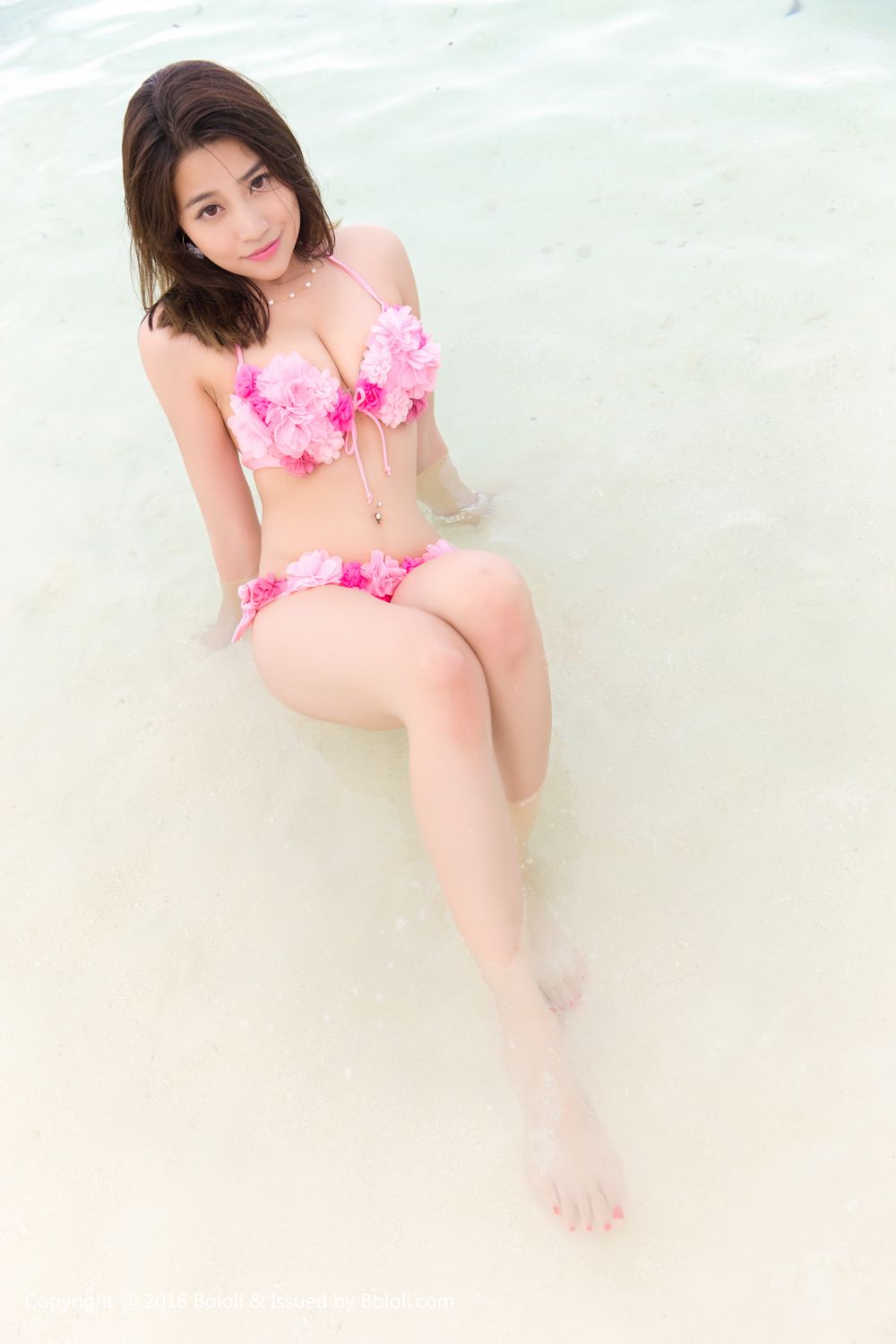 许诺Sabrina- [BoLoli波萝社新刊]高清写真图 BOL.106 海边