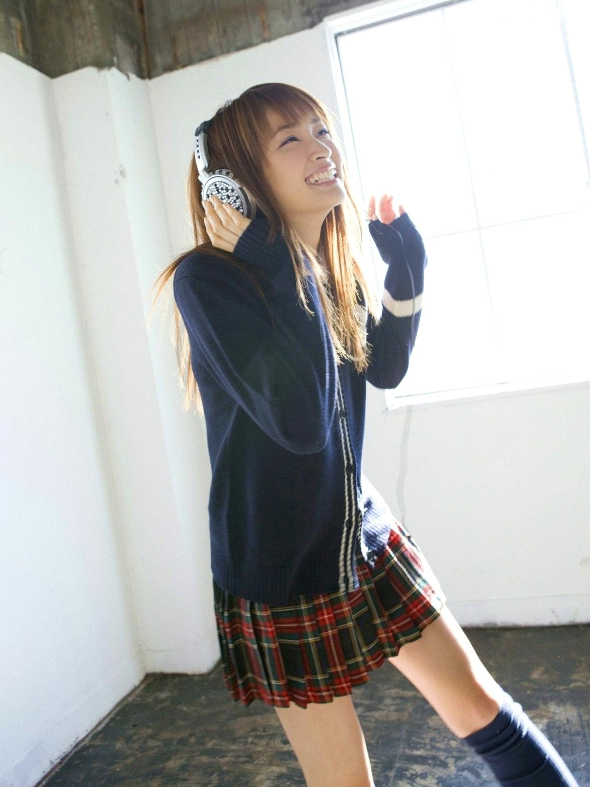Gallery - Sabra_岡本玲《SING OUT 伝説の元》 写真集 青春校园制服风写真，灵动少女的治愈系瞬间日本清纯校服治愈系萌系 冈本玲女神私房照_秀色女神 - image 1