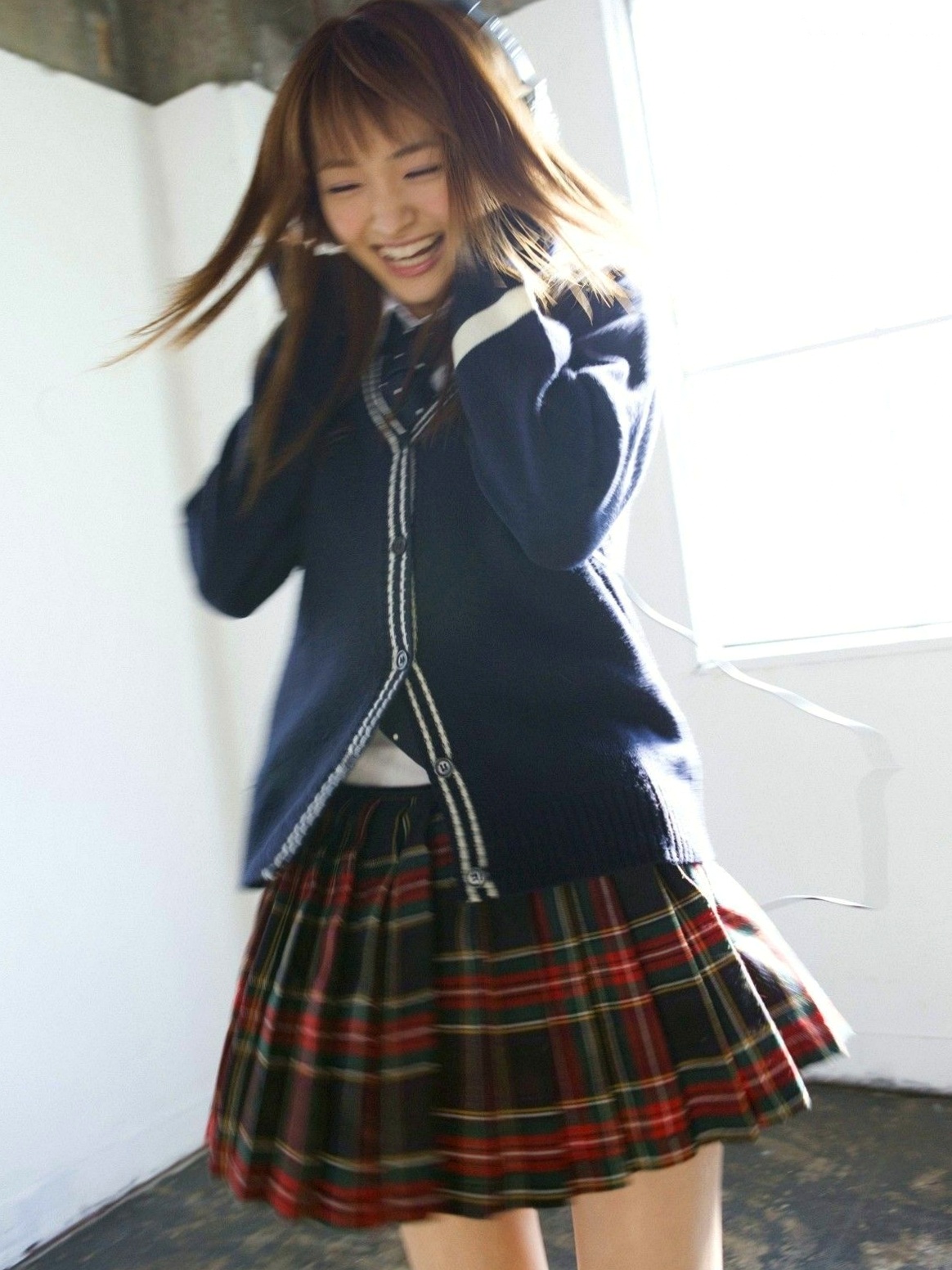 Gallery - Sabra_岡本玲《SING OUT 伝説の元》 写真集 青春校园制服风写真，灵动少女的治愈系瞬间日本清纯校服治愈系萌系 冈本玲女神私房照_秀色女神 - image 2