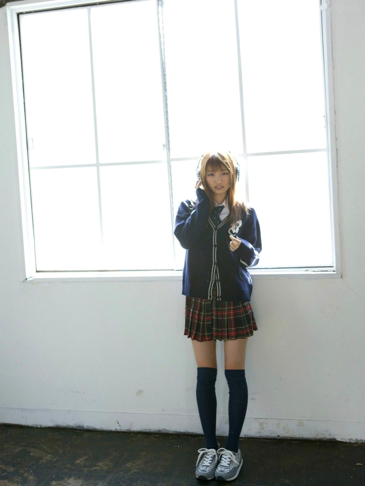 Gallery - Sabra_岡本玲《SING OUT 伝説の元》 写真集 青春校园制服风写真，灵动少女的治愈系瞬间日本清纯校服治愈系萌系 冈本玲女神私房照_秀色女神 - image 3