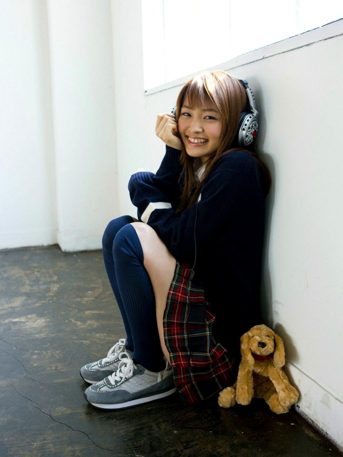 Gallery - Sabra_岡本玲《SING OUT 伝説の元》 写真集 青春校园制服风写真，灵动少女的治愈系瞬间日本清纯校服治愈系萌系 冈本玲女神私房照_秀色女神 - image 4