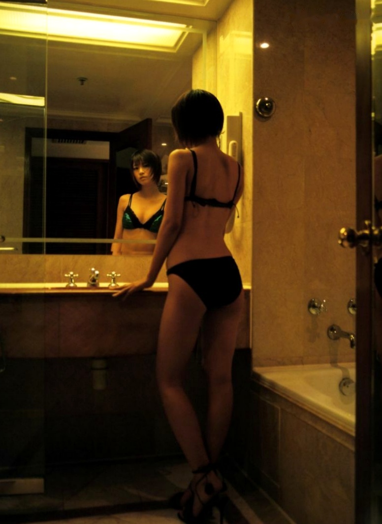Gallery - PB写真集_安田美沙子《微熱》清纯泳装沙滩度假与街头活力写真[71P]日本清纯小麦色治愈系比基尼 安田美沙子女神私房照_秀色女神 - image 28