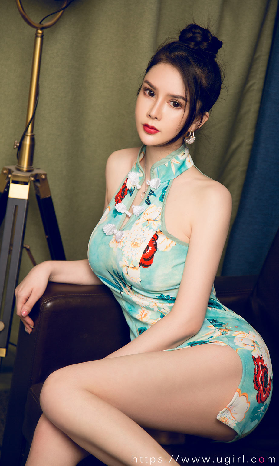 李丽莎高叉旗袍 大小姐的裙摆