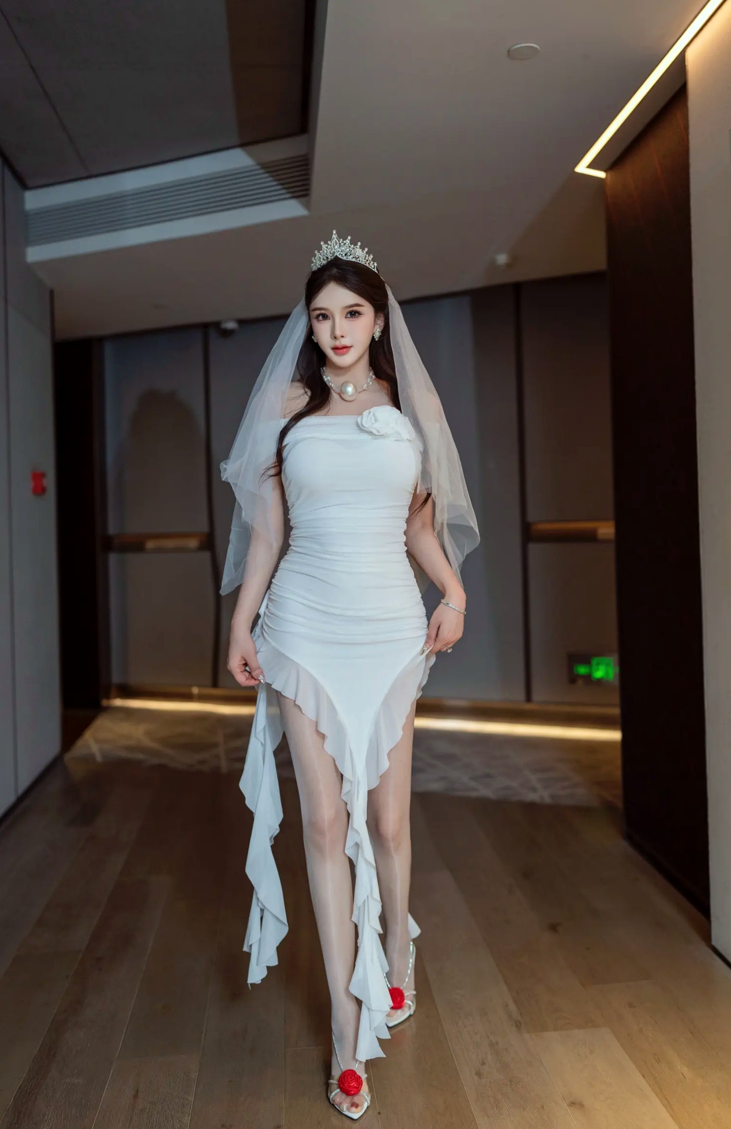 Gallery - 李丽莎 - 在逃公主，梦幻婚纱闺蜜私房写真，极致性感暧昧亲密诱惑 [91P]私房照性感诱惑大尺度 李丽莎女神私房照_秀色女神 - image 86