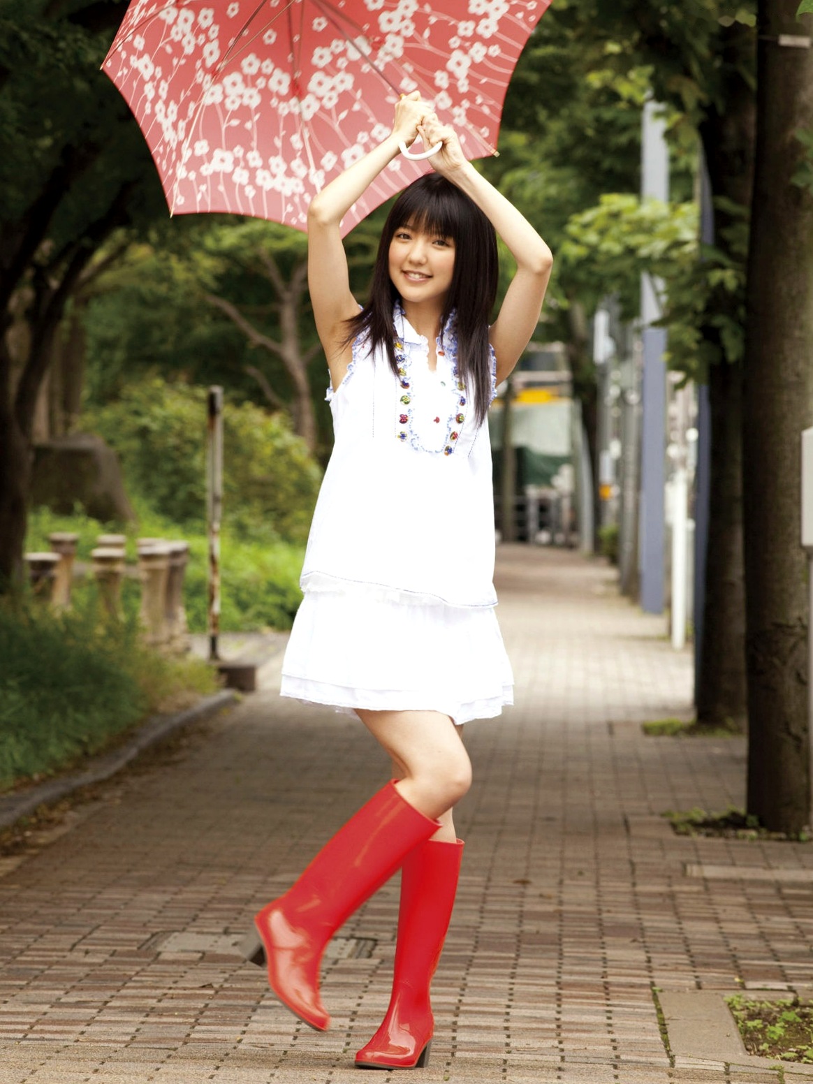 Gallery - Sabra杂志真野恵里菜《Autumn Breeze》个人高清写真集，清纯校服与清新简约少女风格，治愈系甜美笑容图集日本清纯治愈系萝莉气质 真野惠里菜女神私房照_秀色女神 - image 10