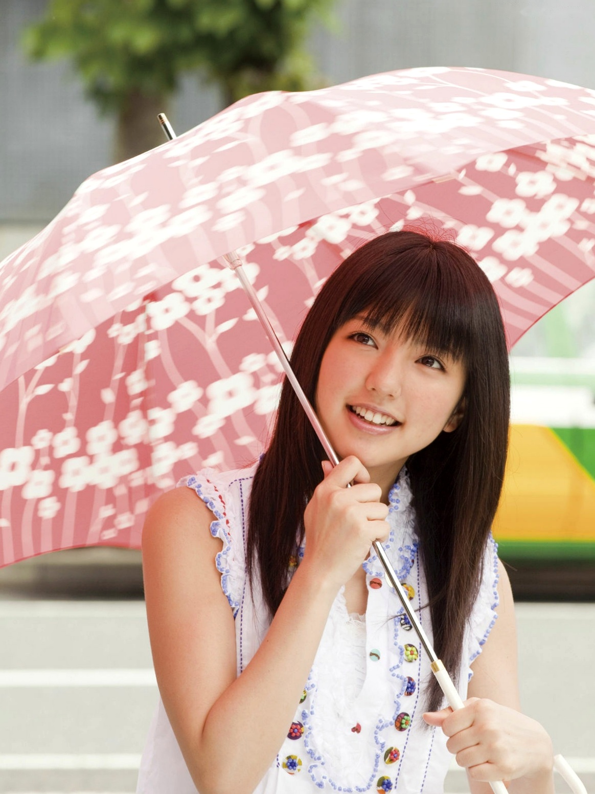 Gallery - Sabra杂志真野恵里菜《Autumn Breeze》个人高清写真集，清纯校服与清新简约少女风格，治愈系甜美笑容图集日本清纯治愈系萝莉气质 真野惠里菜女神私房照_秀色女神 - image 13