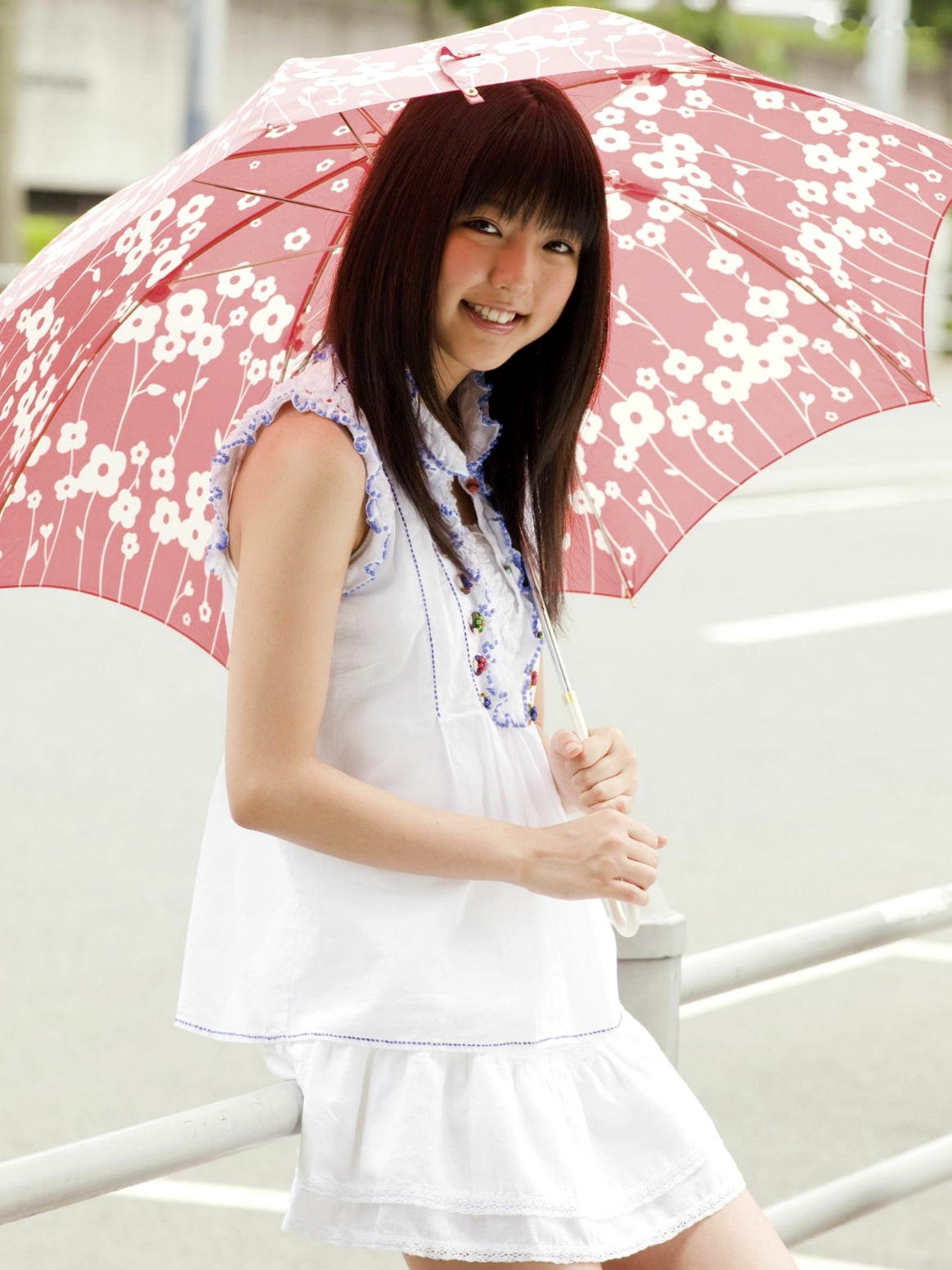 Gallery - Sabra杂志真野恵里菜《Autumn Breeze》个人高清写真集，清纯校服与清新简约少女风格，治愈系甜美笑容图集日本清纯治愈系萝莉气质 真野惠里菜女神私房照_秀色女神 - image 14