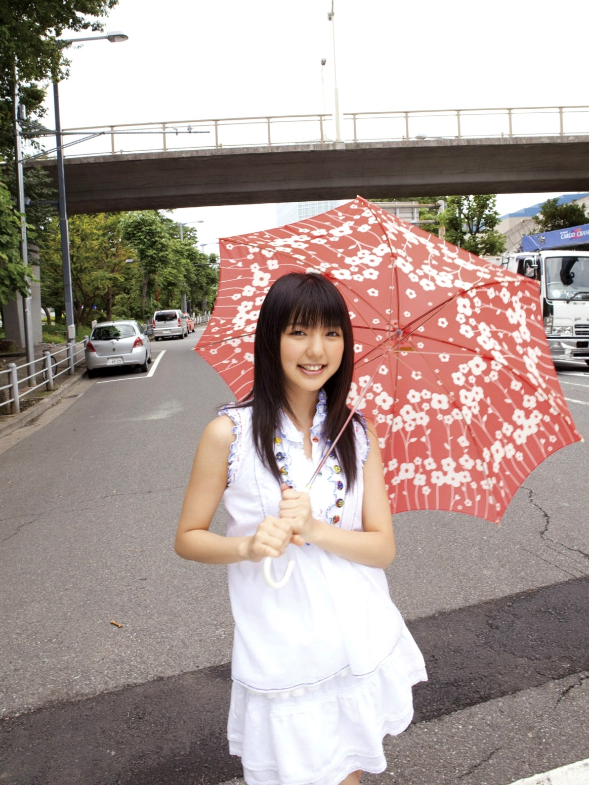Gallery - Sabra杂志真野恵里菜《Autumn Breeze》个人高清写真集，清纯校服与清新简约少女风格，治愈系甜美笑容图集日本清纯治愈系萝莉气质 真野惠里菜女神私房照_秀色女神 - image 15