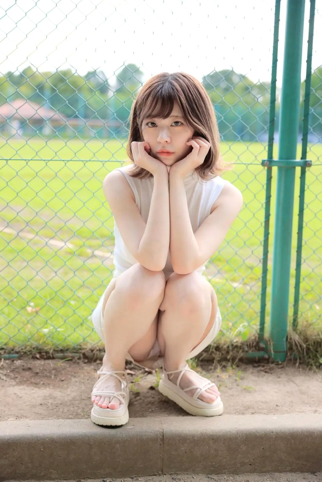 小日向結衣 - holiday 浴室泳装与卧室性感内衣私房写真