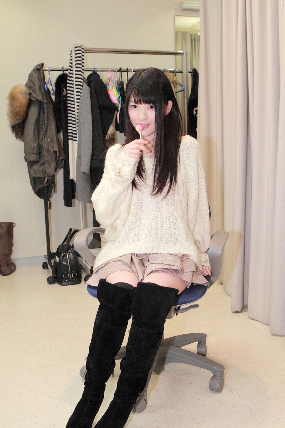 神谷绘里奈(神谷えりな)-ガスマスクを脱いだ美少女！[YS Web]高清写真图Vol.547