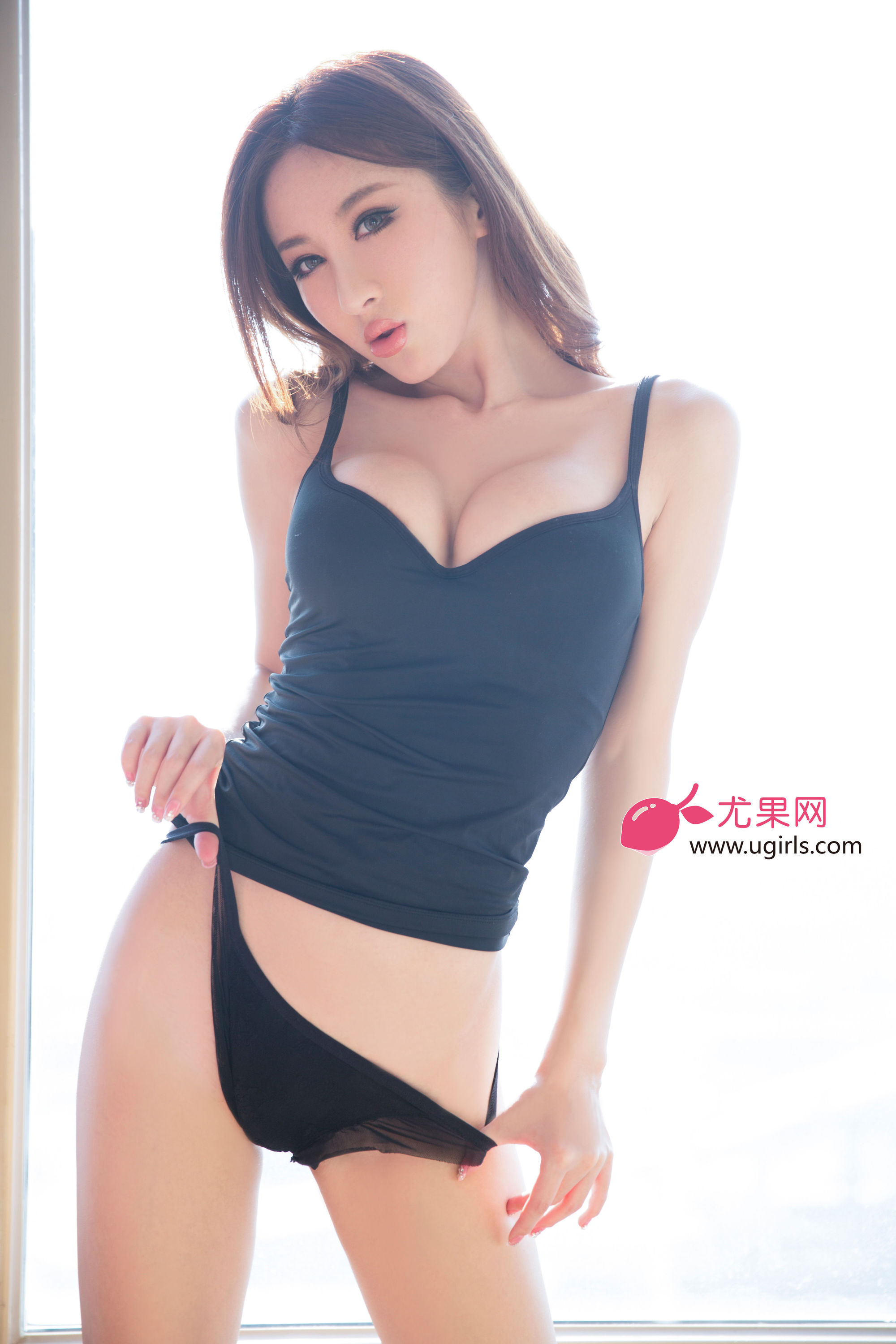 诗朵雅-湿身半裸上阵，大秀迷人曲线[Ugirls]高清写真图尤果网套图写真图集
