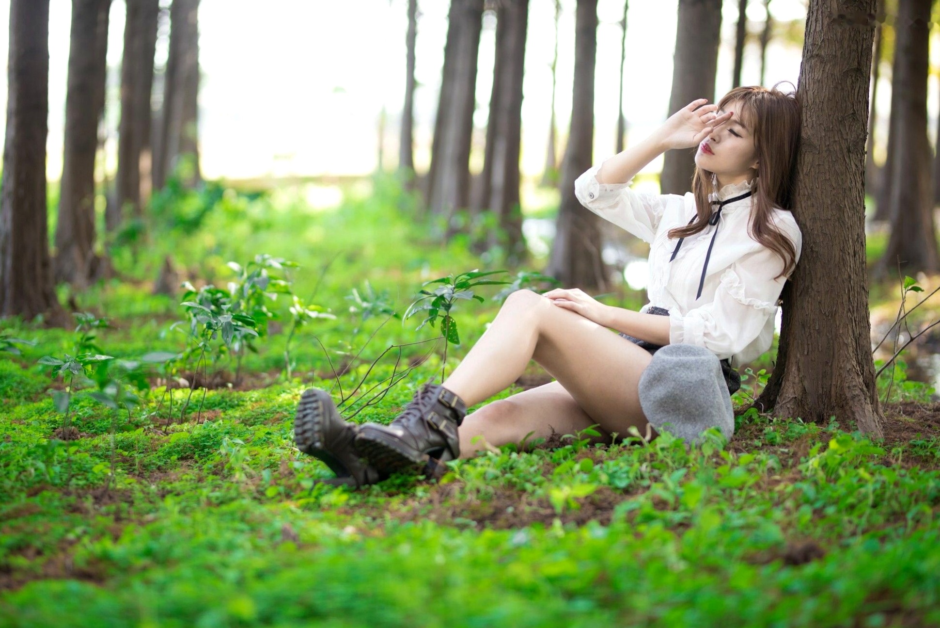 Gallery - 台湾模特 - model邬育錡：芦竹落羽松秋日清新写真，优雅风衣造型尽显知性魅力与修长美腿台湾气质户外美腿极品 米米女神私房照_秀色女神 - image 17