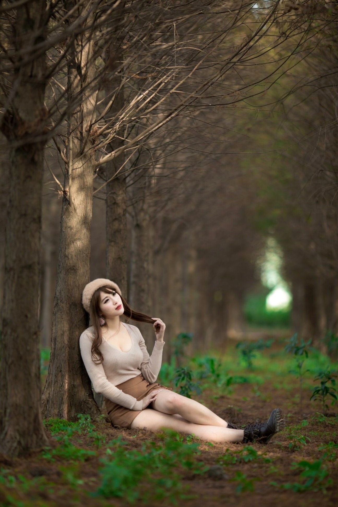 Gallery - 台湾模特 - model邬育錡：芦竹落羽松秋日清新写真，优雅风衣造型尽显知性魅力与修长美腿台湾气质户外美腿极品 米米女神私房照_秀色女神 - image 27