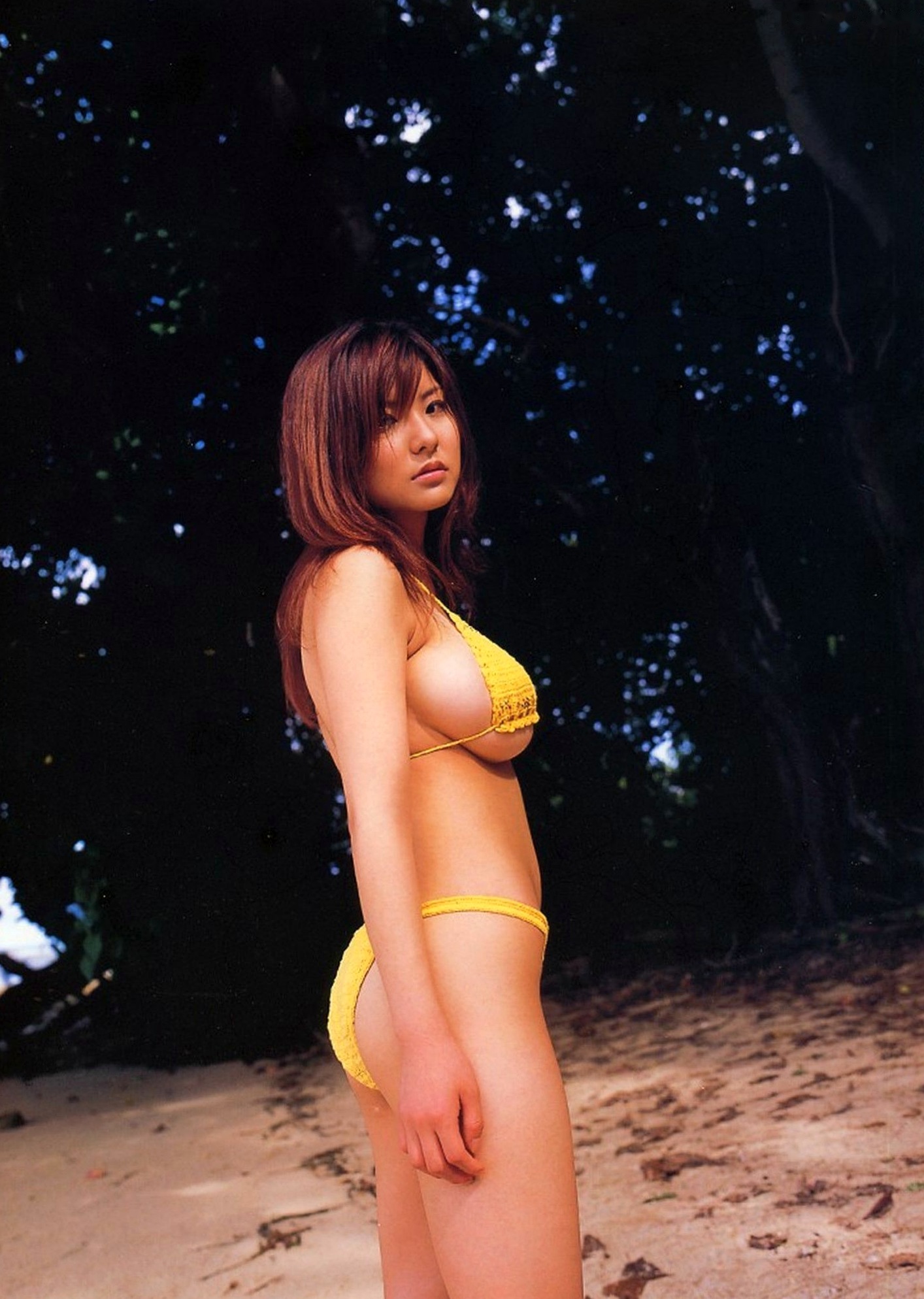 Gallery - 花井美里《初H!》写真集：清纯校服与性感比基尼的火辣邂逅，极致视觉诱惑私房照日本比基尼校服私房照性感 花井美理女神私房照_秀色女神 - image 11