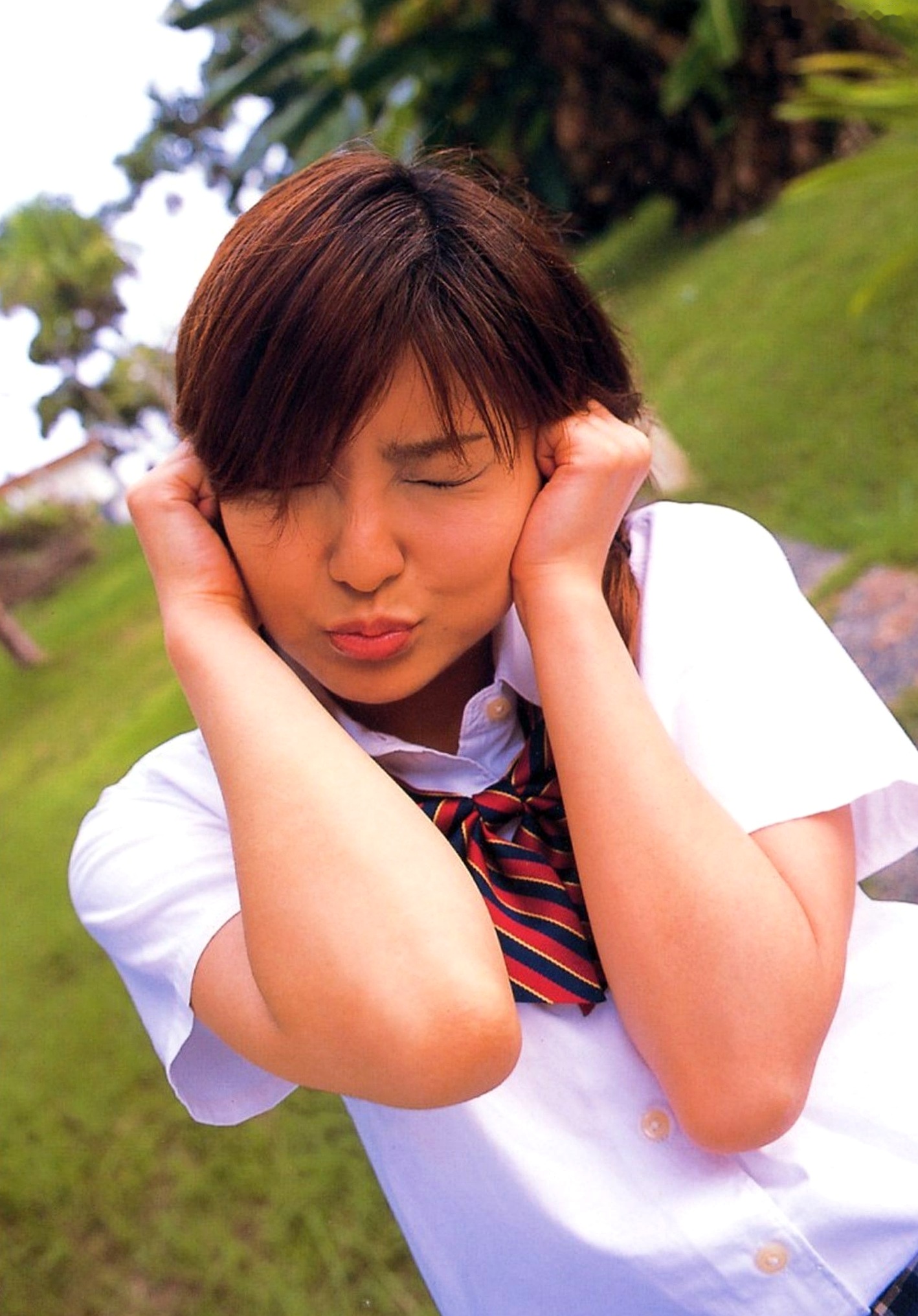 Gallery - 花井美里《初H!》写真集：清纯校服与性感比基尼的火辣邂逅，极致视觉诱惑私房照日本比基尼校服私房照性感 花井美理女神私房照_秀色女神 - image 35