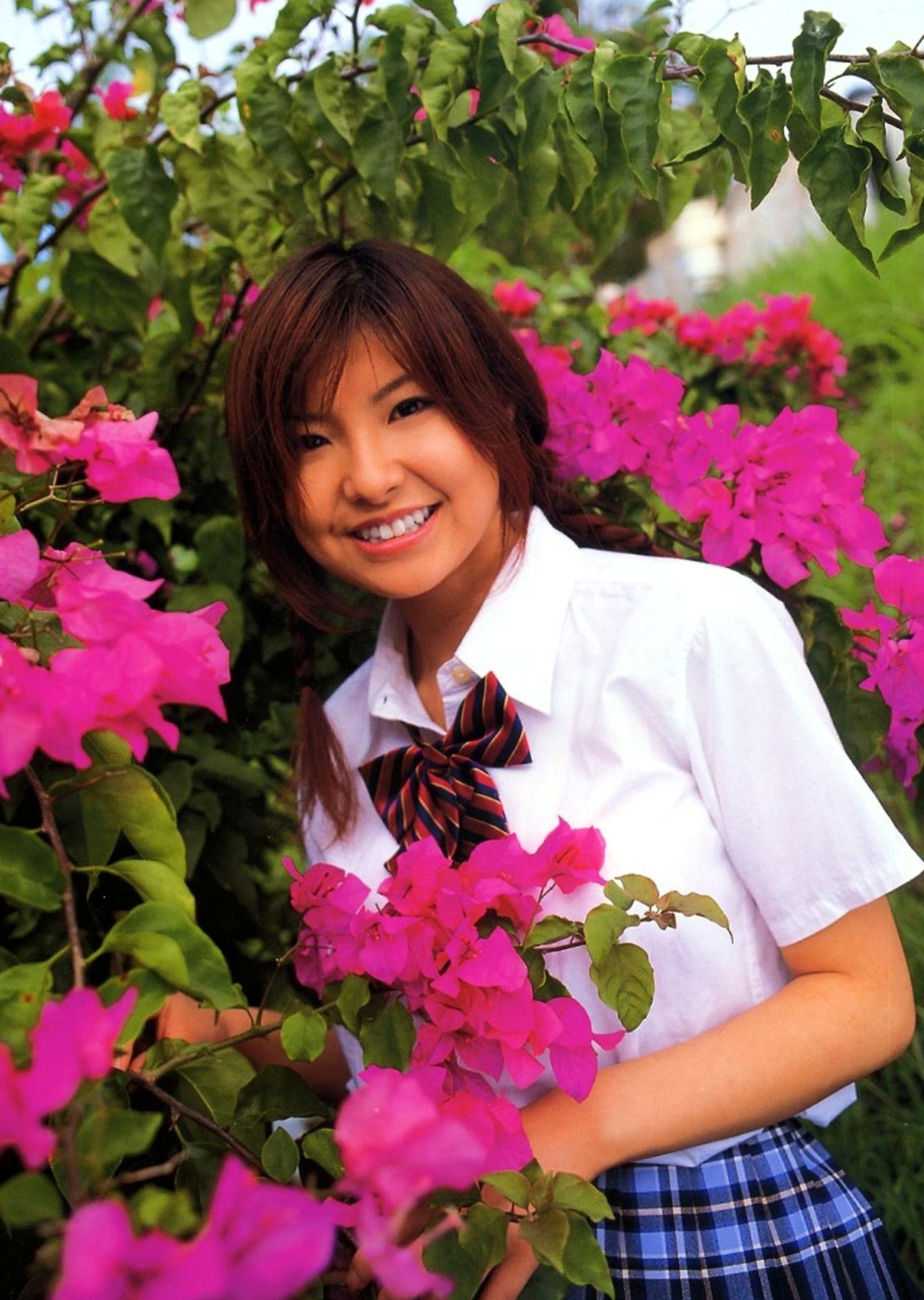 Gallery - 花井美里《初H!》写真集：清纯校服与性感比基尼的火辣邂逅，极致视觉诱惑私房照日本比基尼校服私房照性感 花井美理女神私房照_秀色女神 - image 37
