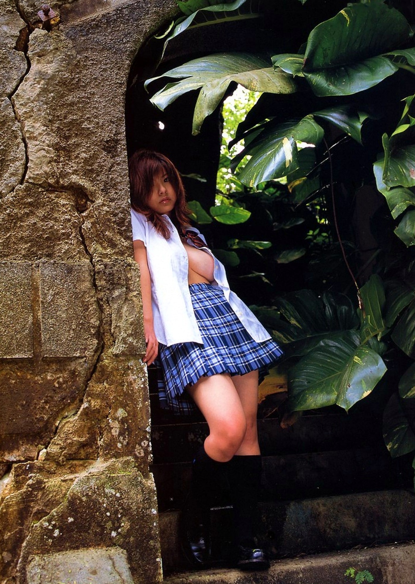 Gallery - 花井美里《初H!》写真集：清纯校服与性感比基尼的火辣邂逅，极致视觉诱惑私房照日本比基尼校服私房照性感 花井美理女神私房照_秀色女神 - image 41