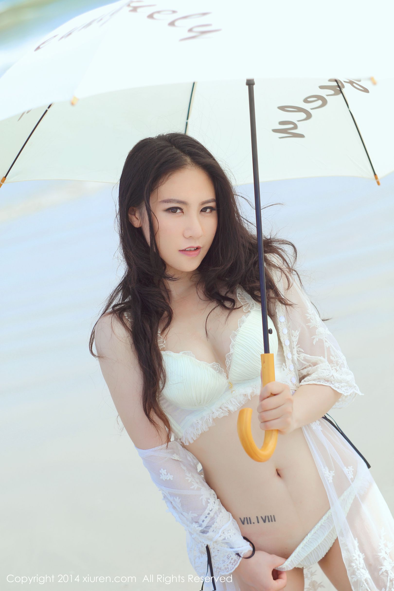 诗诗Sissi-户外海边+酒店室内混搭写真图[XiuRen套图写真图集]高清写真图NO.160