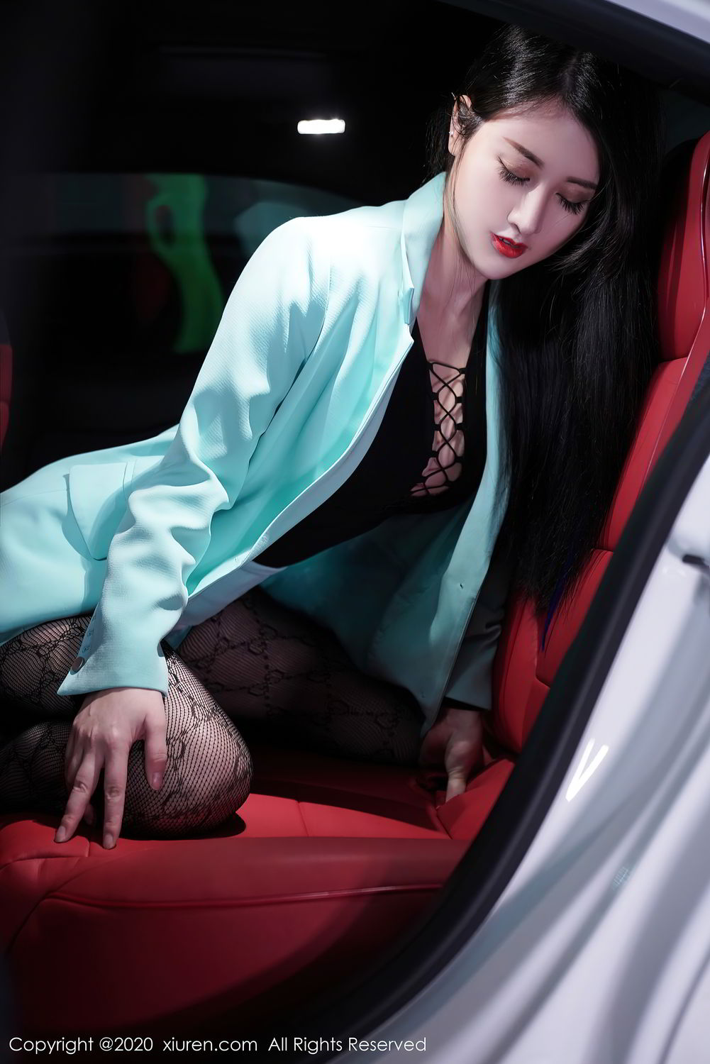 [XiuRen]高清写真图 2020.12.07 No.2861 诗诗kiki