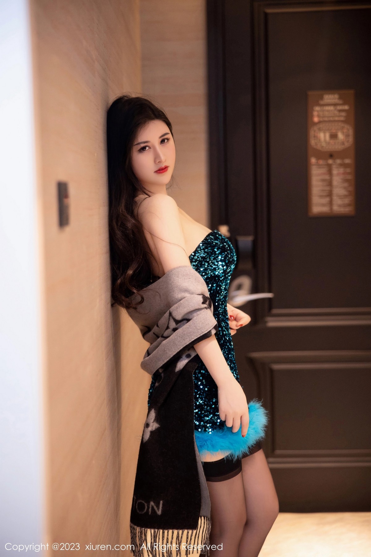 [XiuRen]高清写真图 2023.03.08 No.6384 诗诗kiki 黑丝美臀