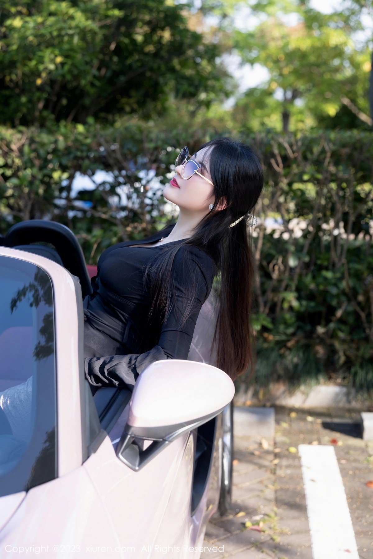 [XiuRen]高清写真图 2023.05.05 No.6676 诗诗kiki 黑丝美腿