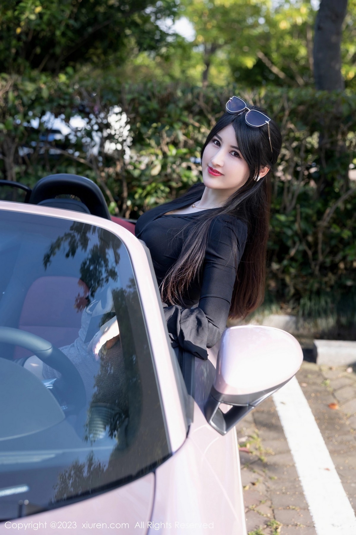 [XiuRen]高清写真图 2023.05.05 No.6676 诗诗kiki 黑丝美腿