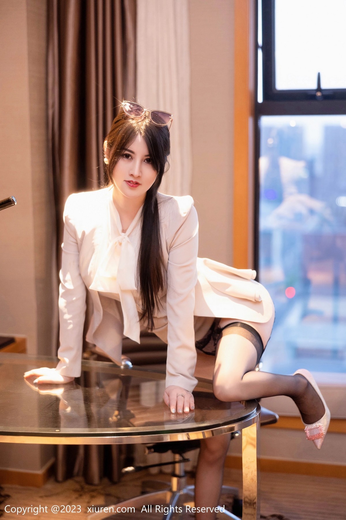 [XiuRen]高清写真图 2023.06.08 No.6879 诗诗kiki 黑丝美臀