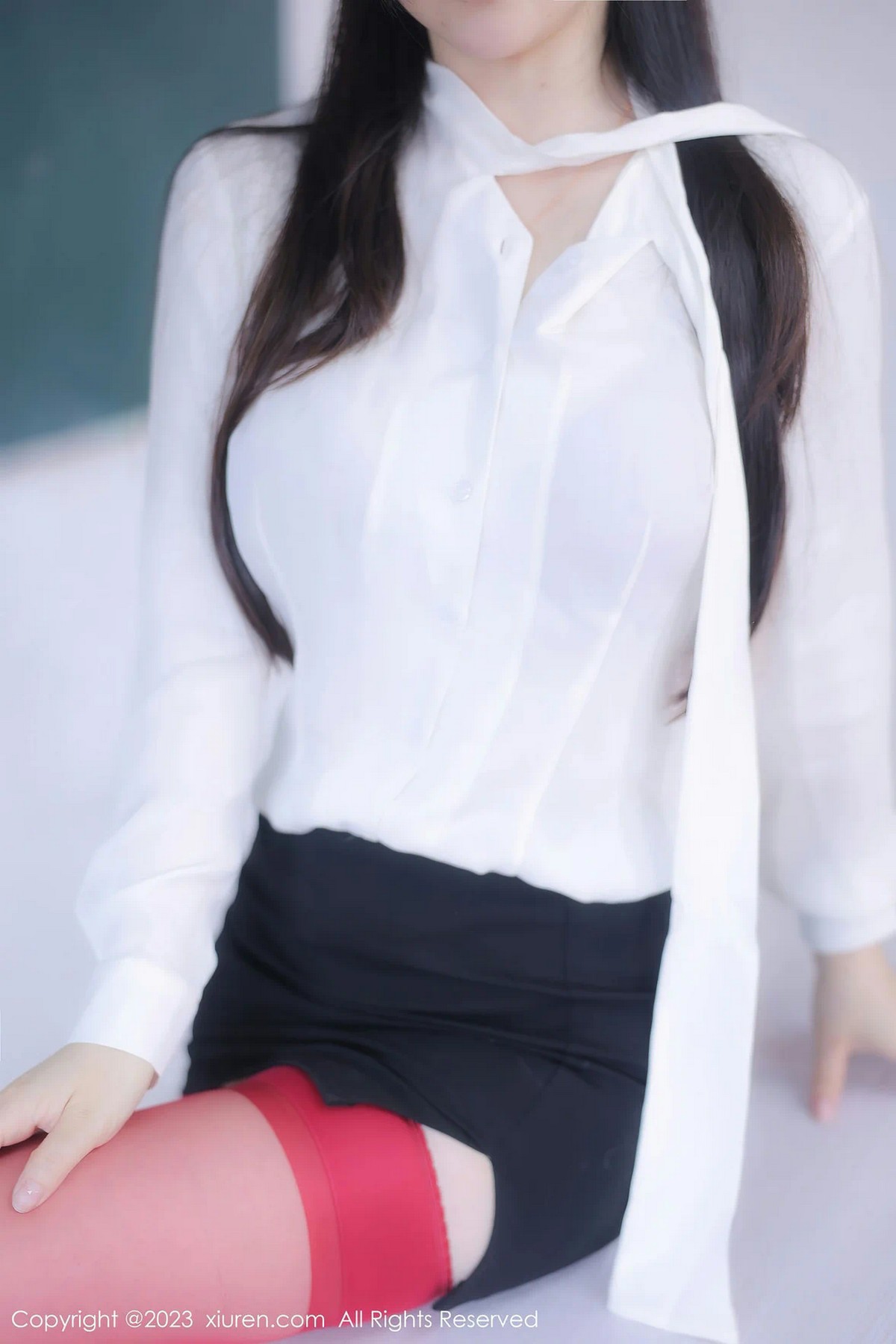 [XiuRen]高清写真图 2023.06.27 No.6980 诗诗kiki 教师美腿