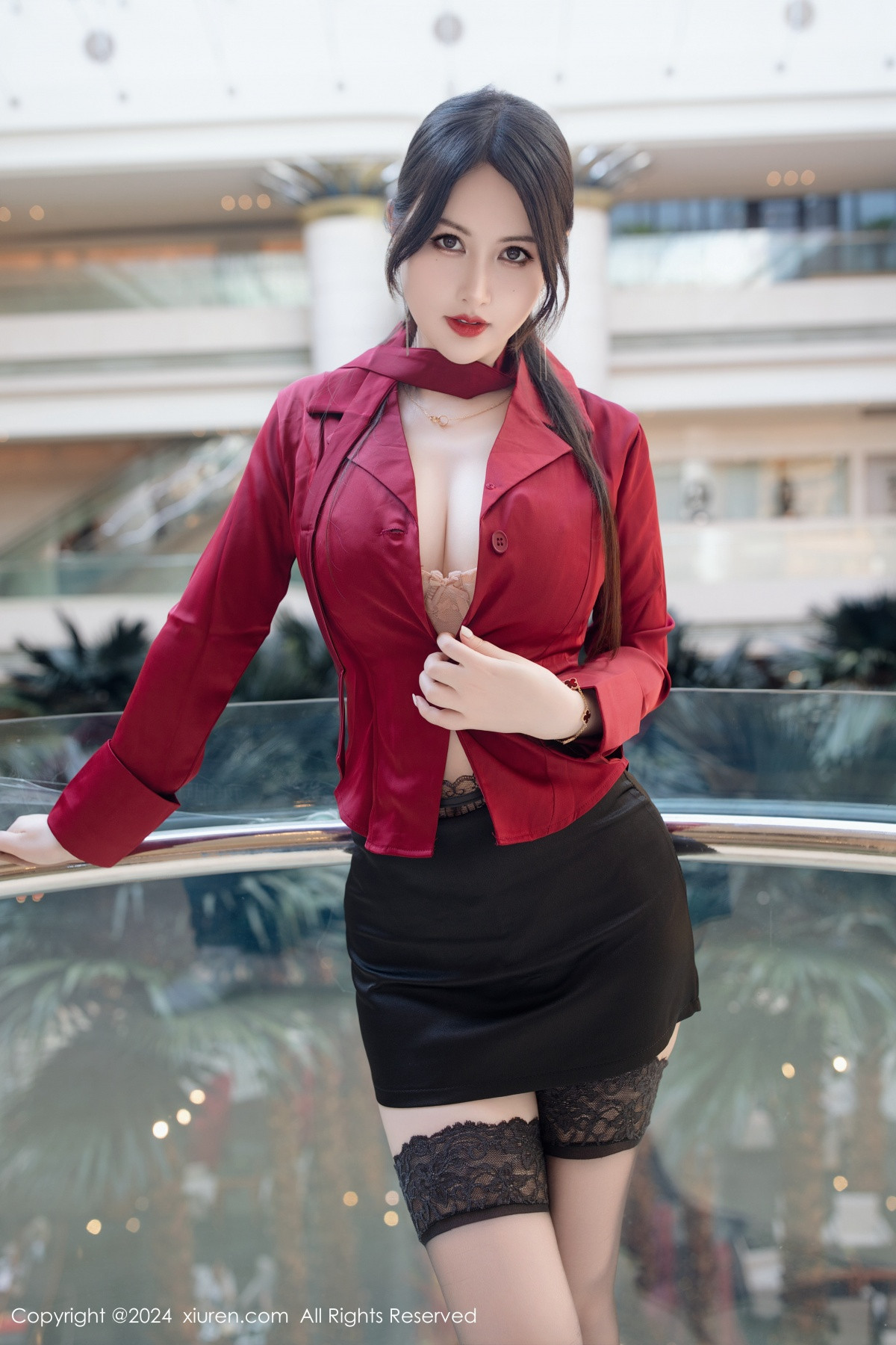 [XiuRen]高清写真图 2024.10.15 No.9290 诗诗kiki 黑丝美臀