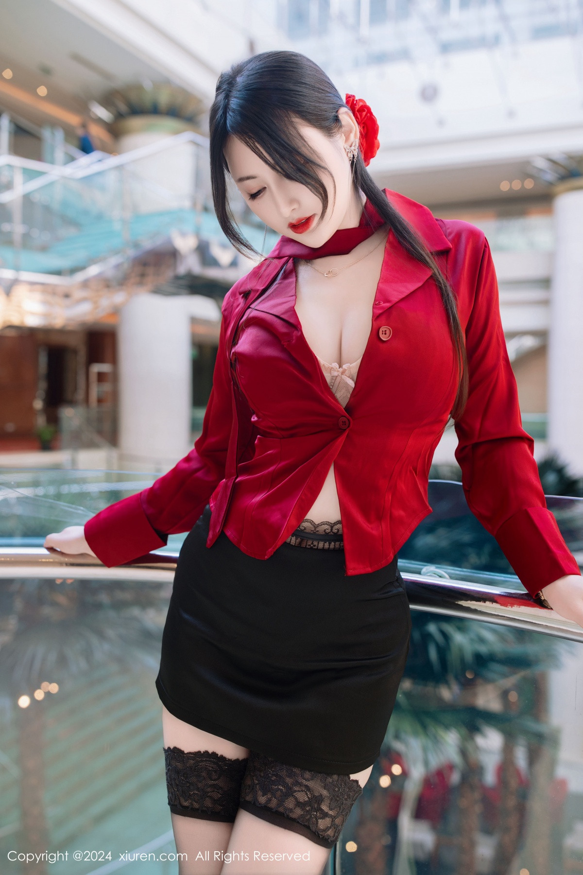 [XiuRen]高清写真图 2024.10.15 No.9290 诗诗kiki 黑丝美臀