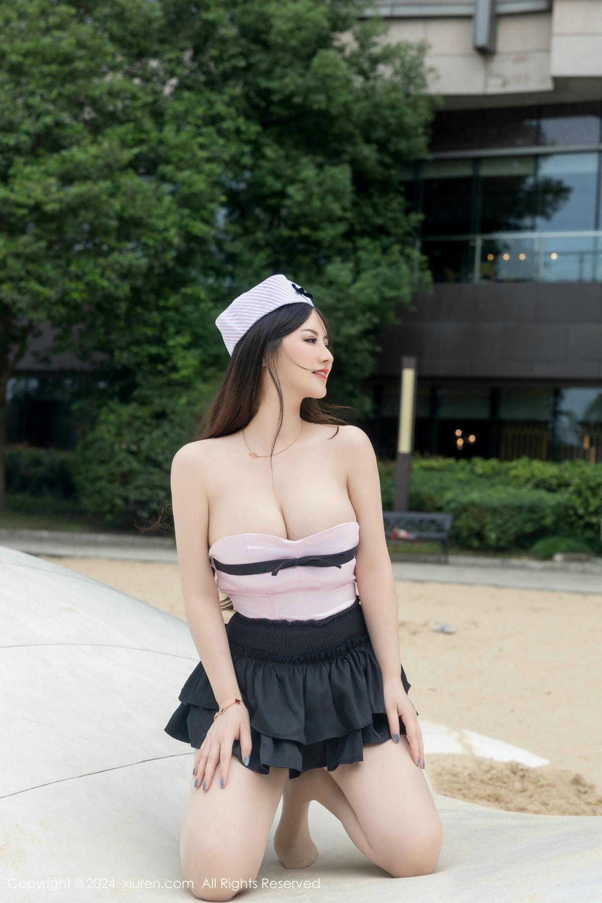 [XiuRen]高清写真图 2024.11.29 No.9527 诗诗kiki 丝袜美臀