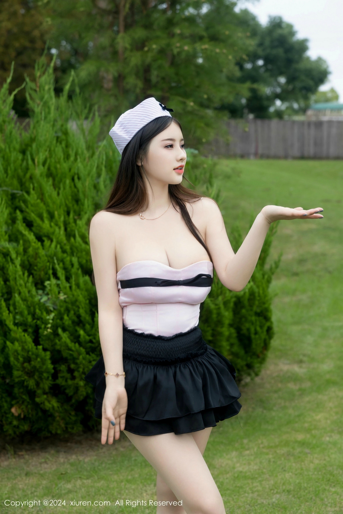 [XiuRen]高清写真图 2024.11.29 No.9527 诗诗kiki 丝袜美臀