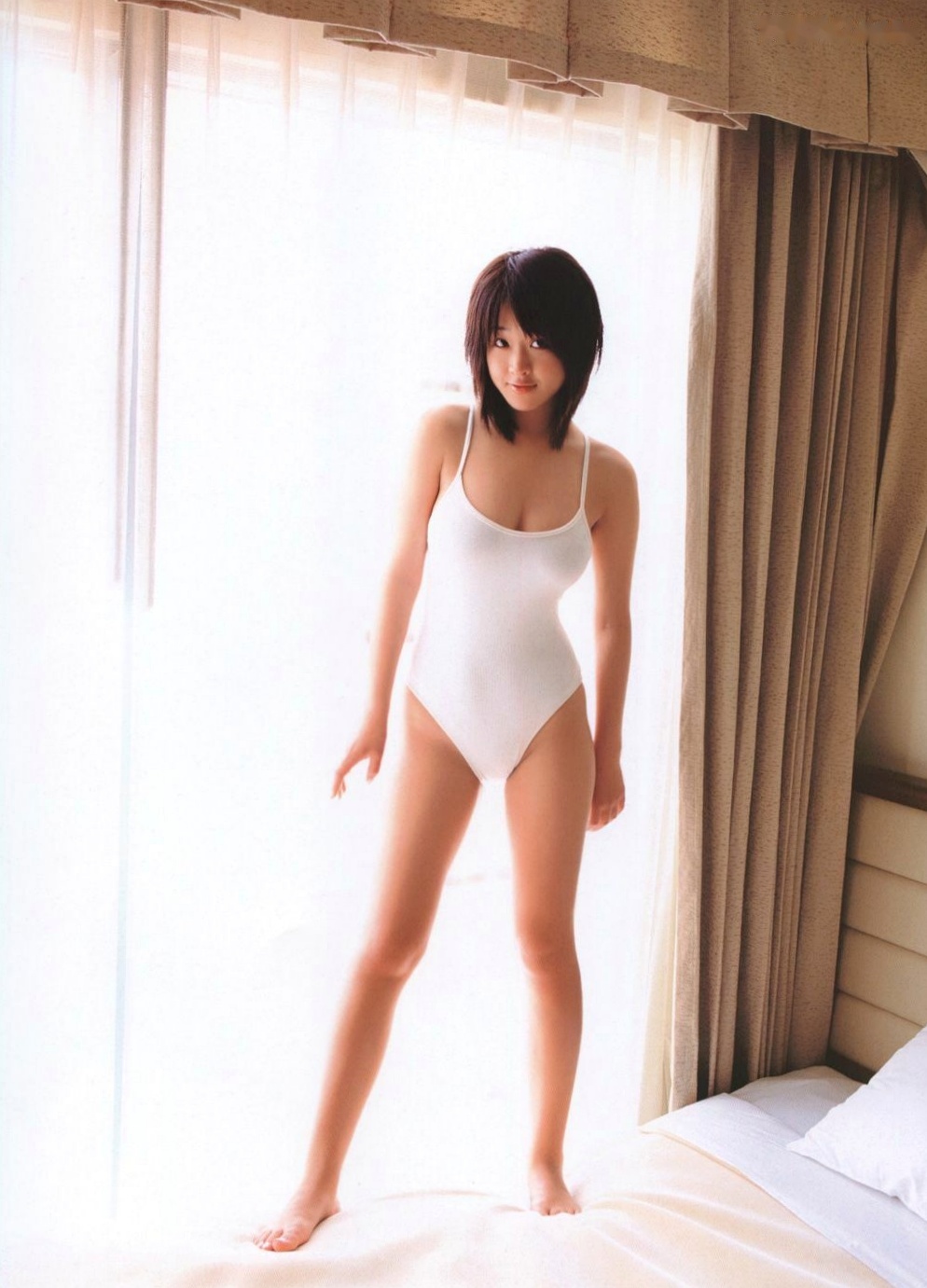 Gallery - 岛本里沙写真集《オトナのカラダ》：海滩泳装与清纯校服诱惑，童颜巨乳私房精选 [83P]童颜巨乳日本比基尼校服诱惑 岛本里沙女神私房照_秀色女神 - image 25