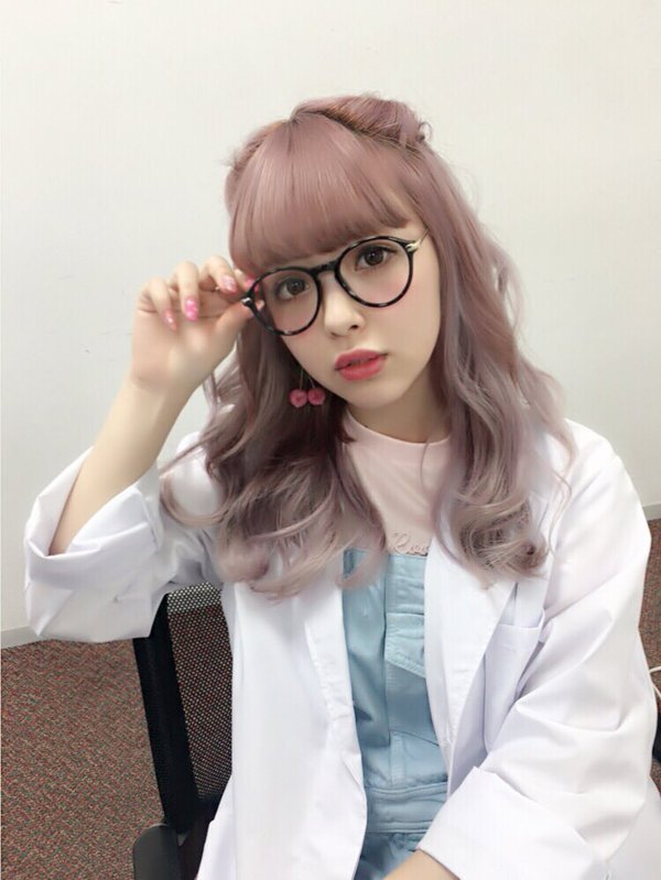 藤田Nicole 人气急剧上升的美人麻豆