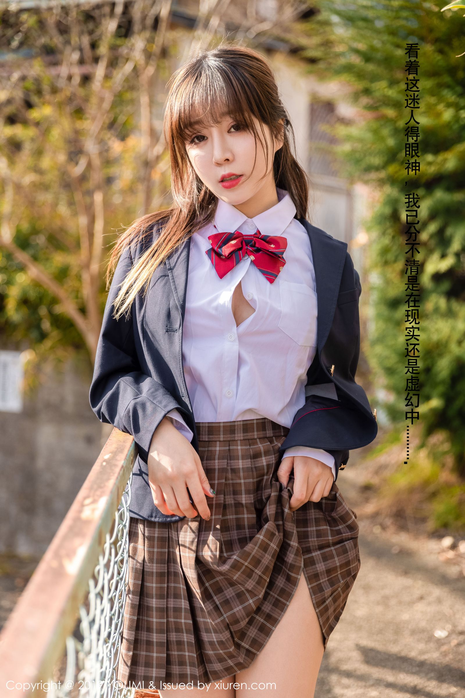 性感女神王雨纯 摄影师尾随视角拍摄