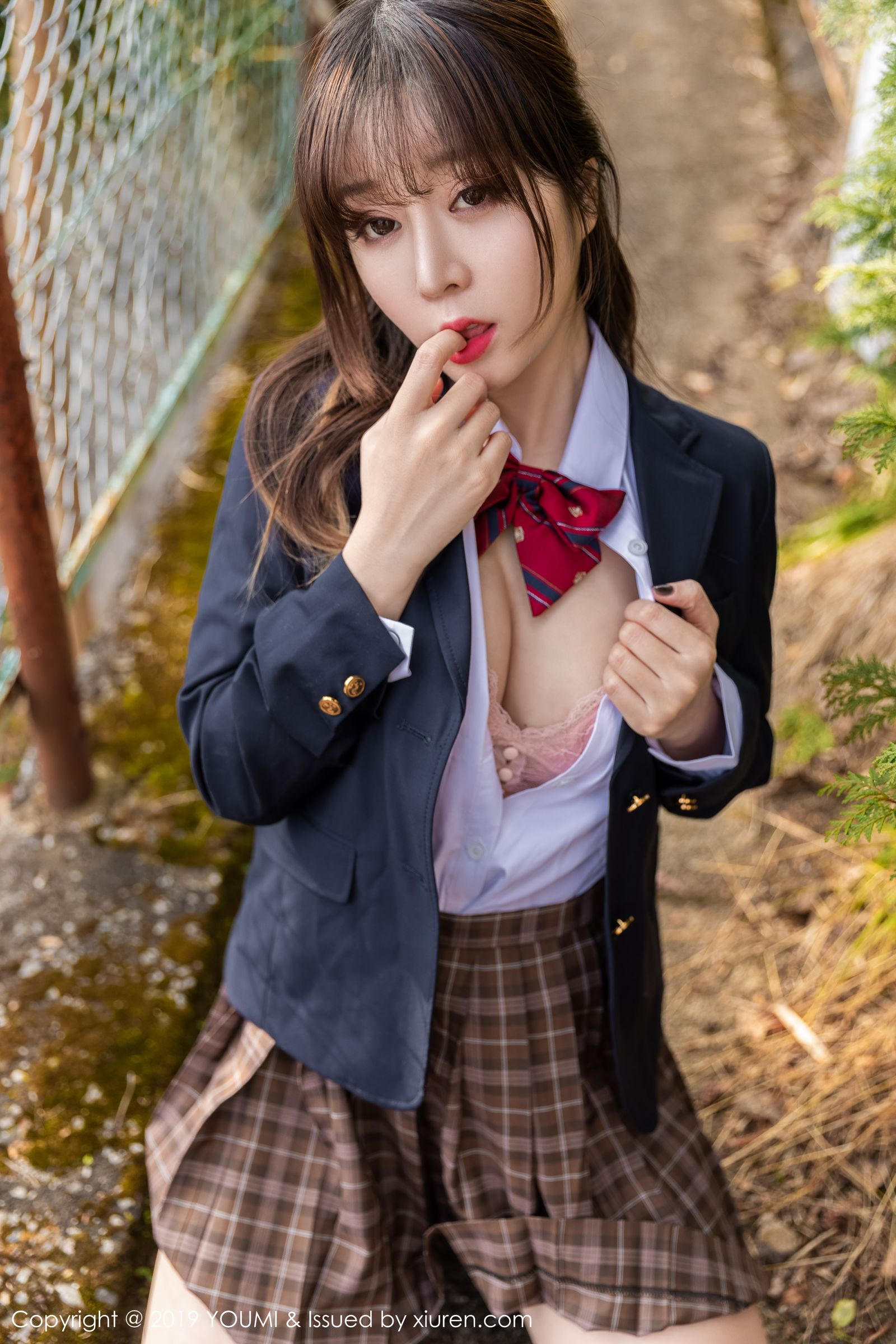 性感女神王雨纯 摄影师尾随视角拍摄