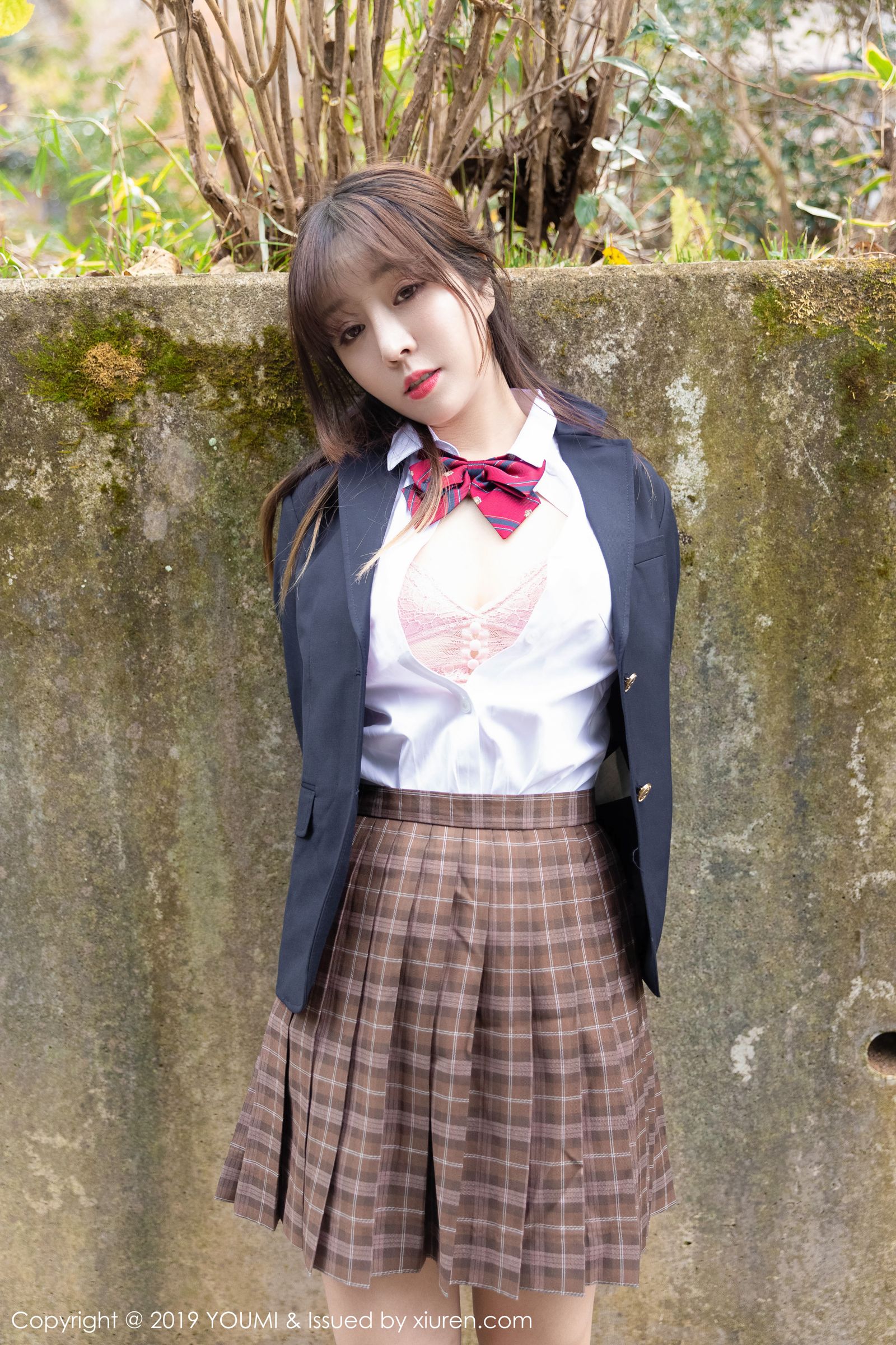 性感女神王雨纯 摄影师尾随视角拍摄