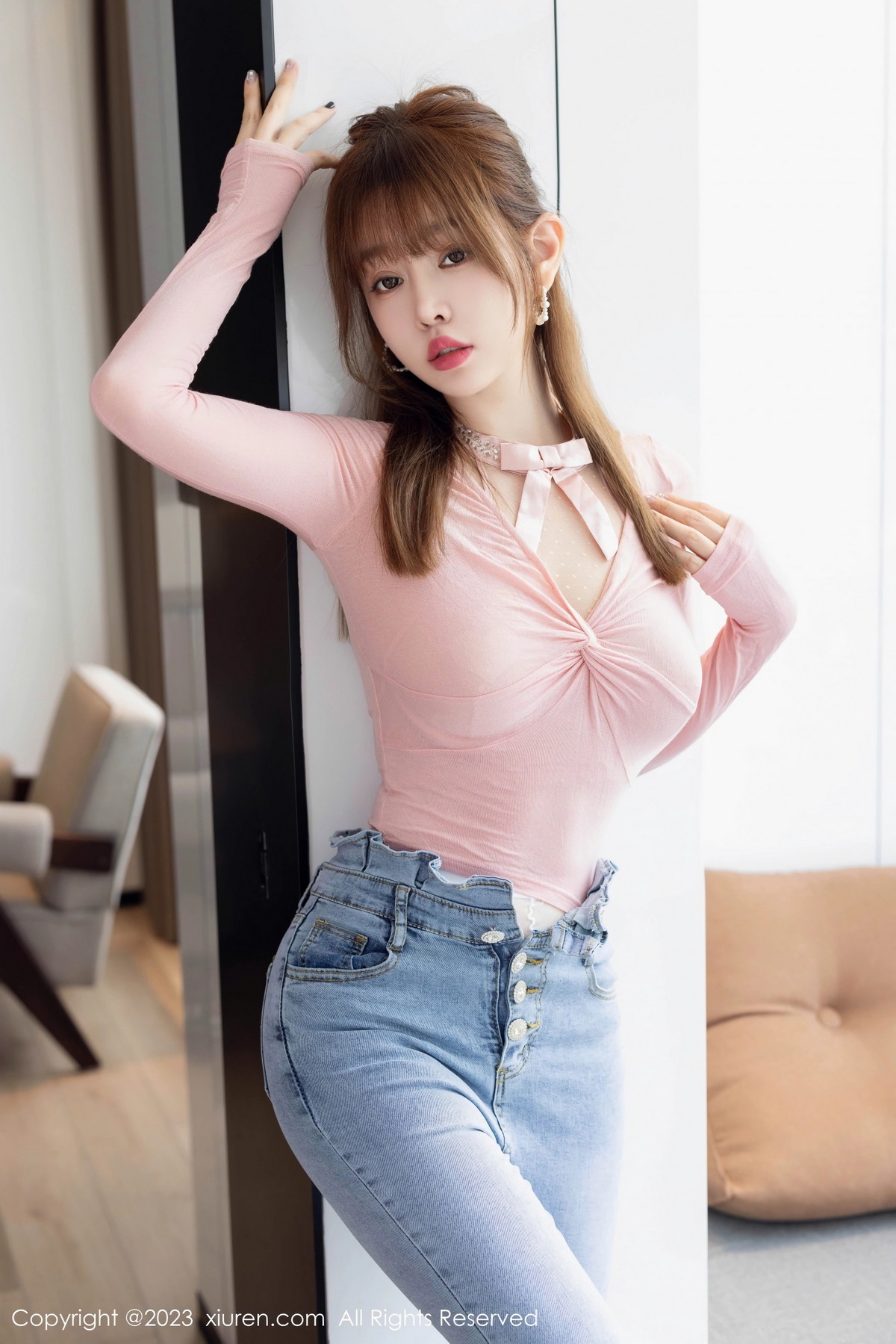 [XiuRen]高清写真图 2023.09.01 No.7323 王雨纯 牛仔裤美臀
