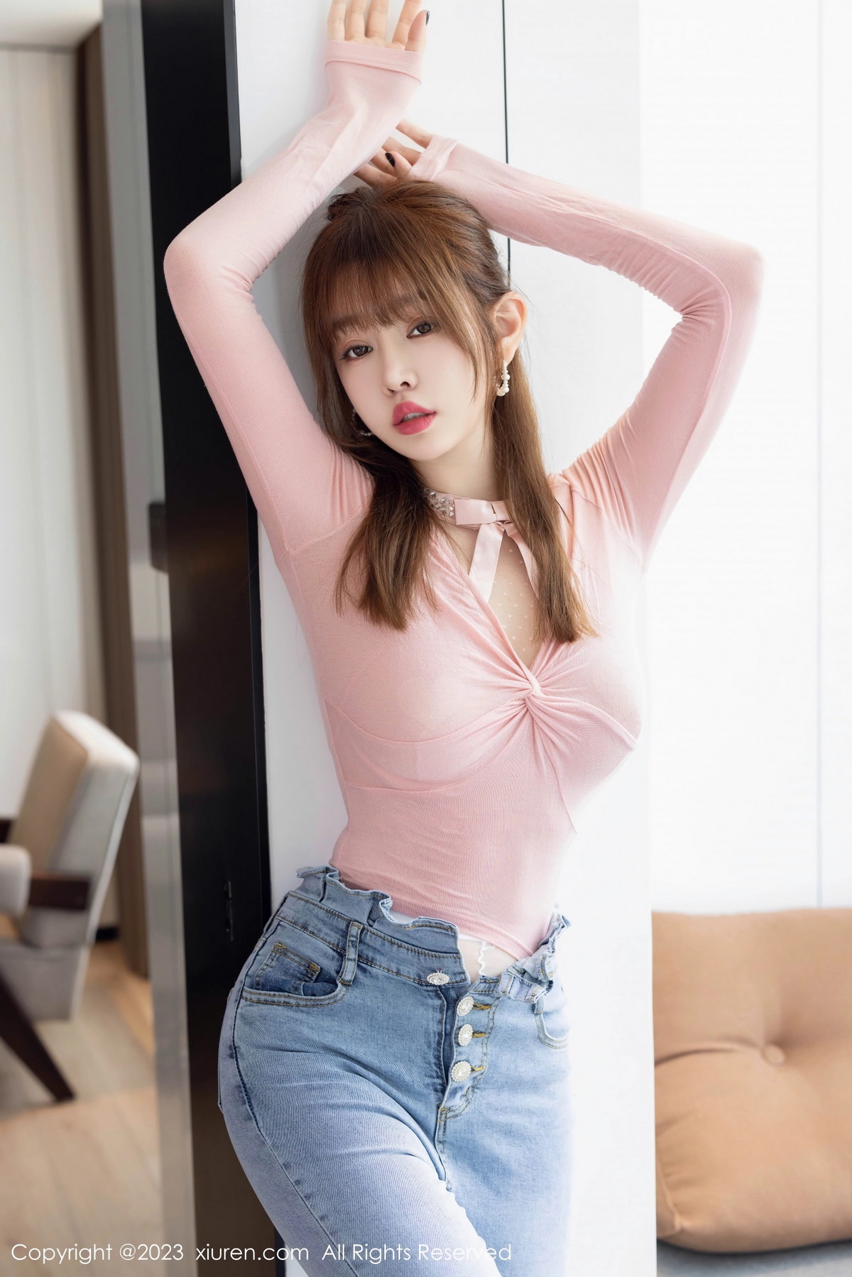 [XiuRen]高清写真图 2023.09.01 No.7323 王雨纯 牛仔裤美臀