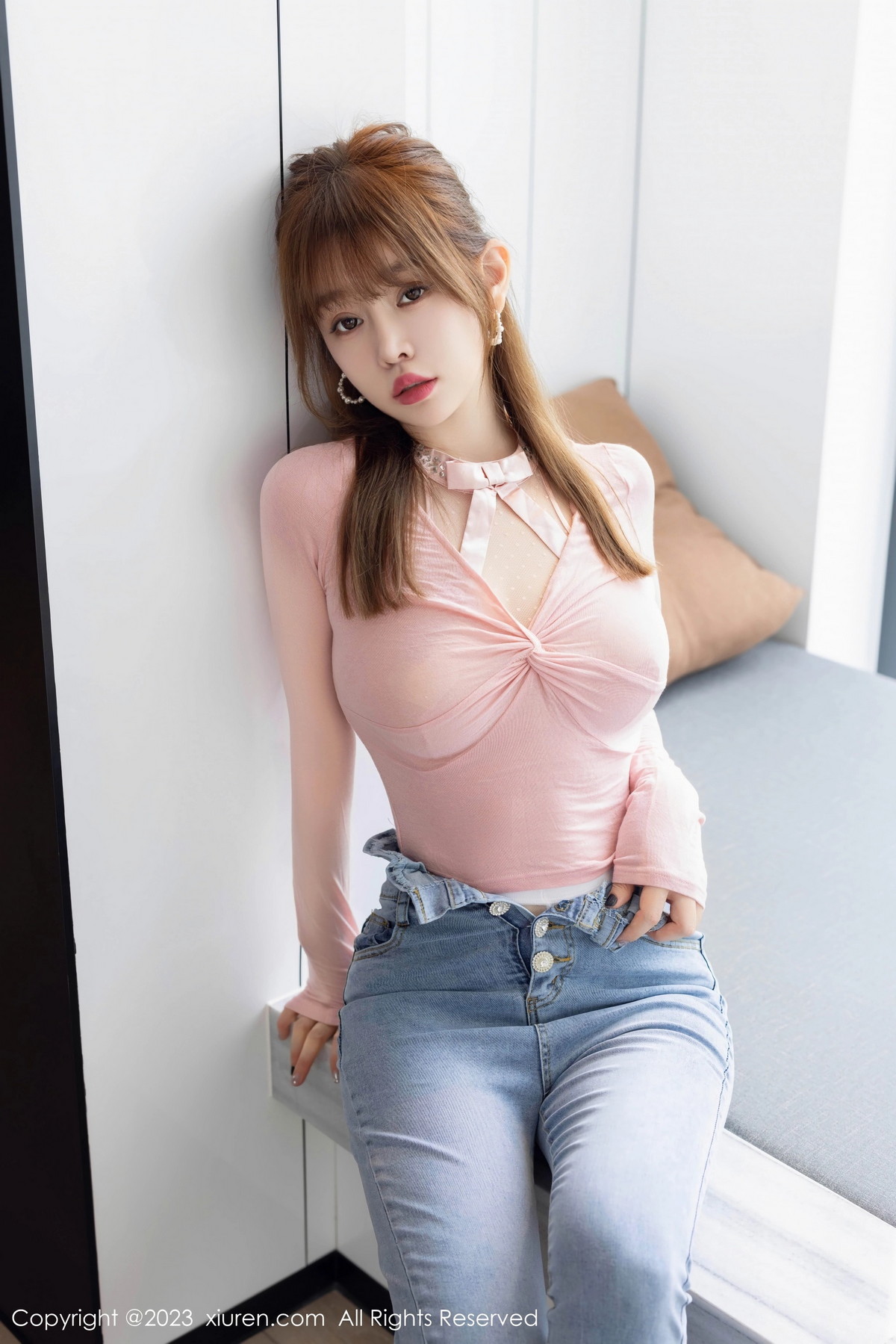 [XiuRen]高清写真图 2023.09.01 No.7323 王雨纯 牛仔裤美臀