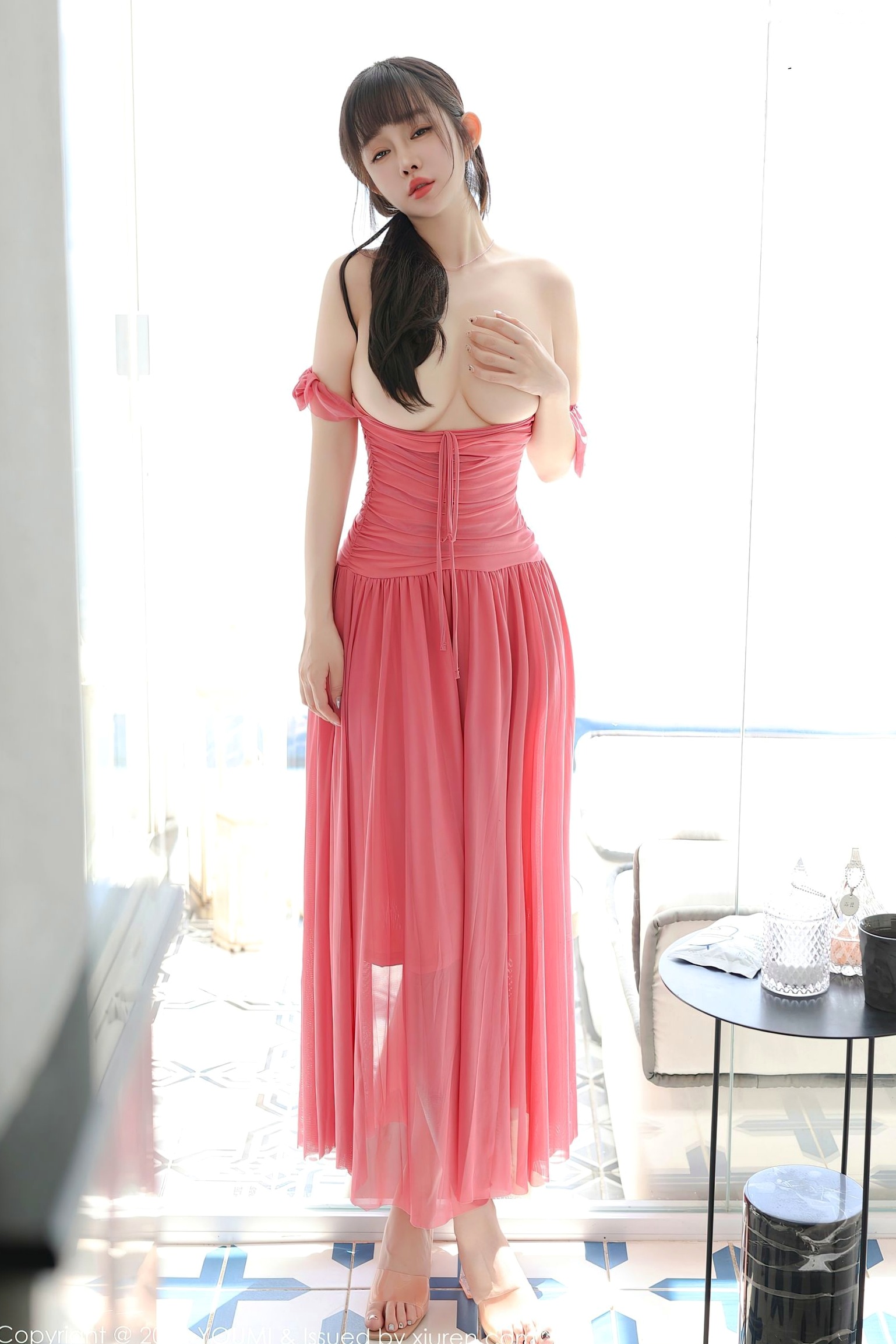 Gallery - YouMi尤蜜荟 - Chiness Model -1077-王雨纯：红色露肩长裙演绎极致私房，唯美光影尽显曼妙身姿-2024.06.21尤蜜荟 - Chiness Model 性感诱惑私房照大尺度 王雨纯女神私房照_秀色女神 - image 30