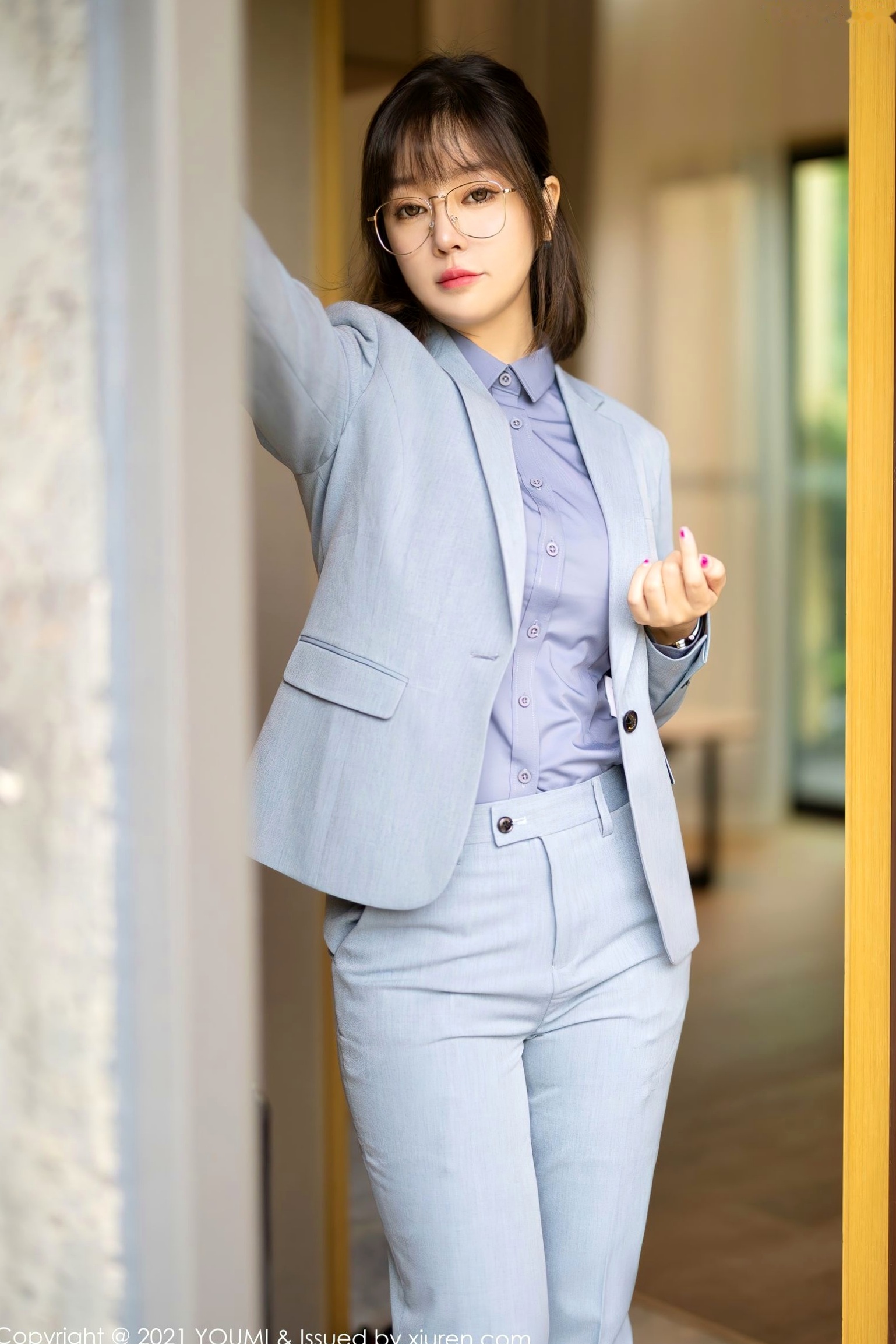 Gallery - YouMi尤蜜荟 - Chiness Model -王雨纯 成都室外旅拍，职场OL眼镜制服诱惑，蕾丝内衣与性感丝袜视觉盛宴尤蜜荟 - Chiness Model 性感制服丝袜诱惑 王雨纯女神私房照_秀色女神 - image 5