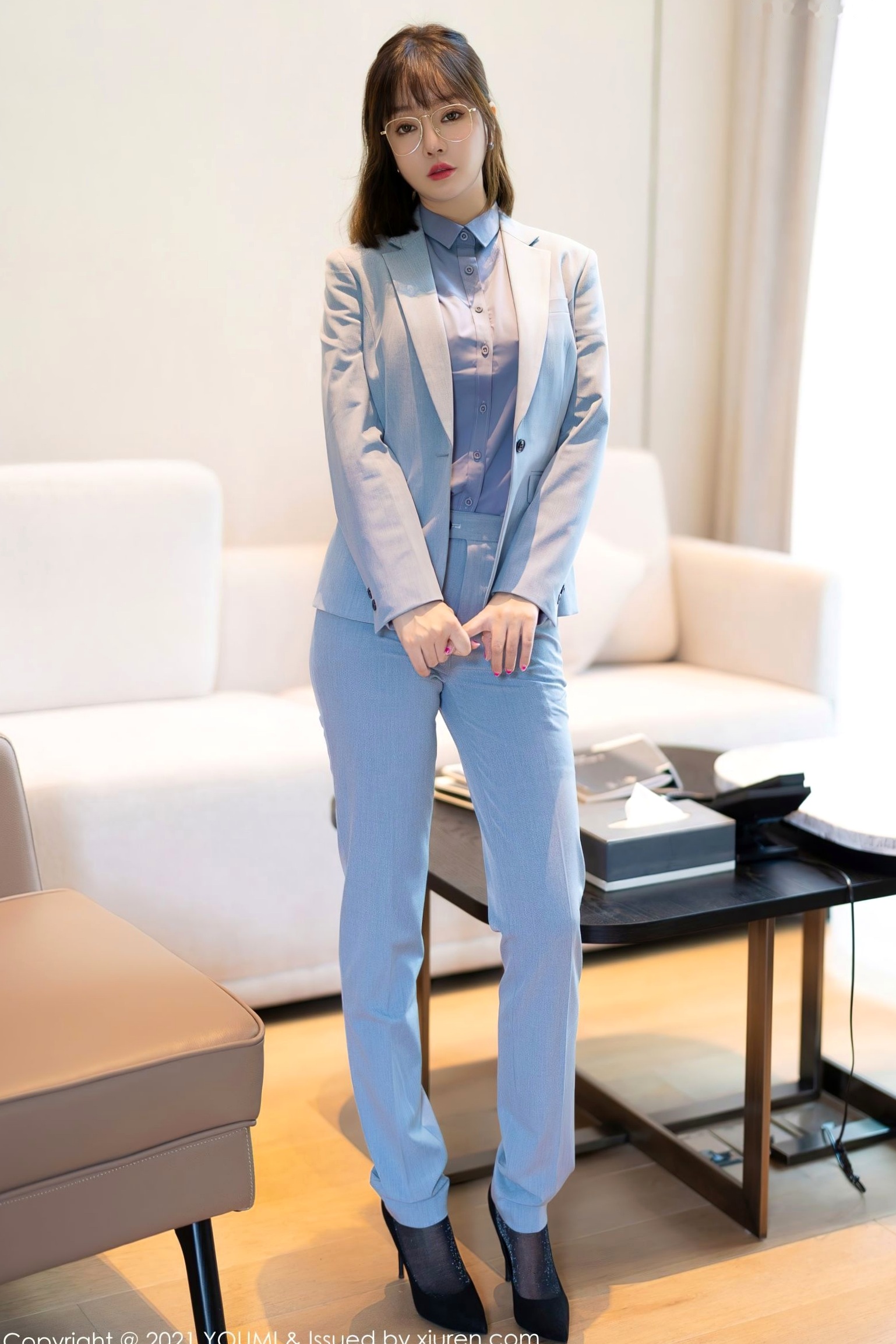 Gallery - YouMi尤蜜荟 - Chiness Model -王雨纯 成都室外旅拍，职场OL眼镜制服诱惑，蕾丝内衣与性感丝袜视觉盛宴尤蜜荟 - Chiness Model 性感制服丝袜诱惑 王雨纯女神私房照_秀色女神 - image 6