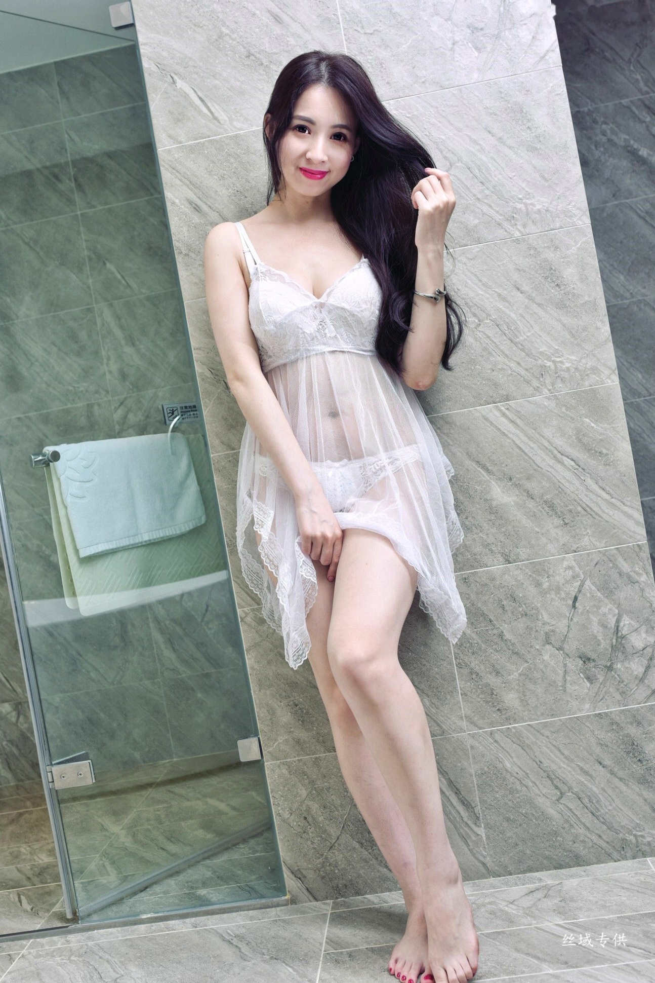 Gallery - 台湾正妹雪菁棚拍写真：职场OL制服诱惑与清纯私房美照合集台湾制服诱惑丝袜私房照 雪菁女神私房照_秀色女神 - image 33