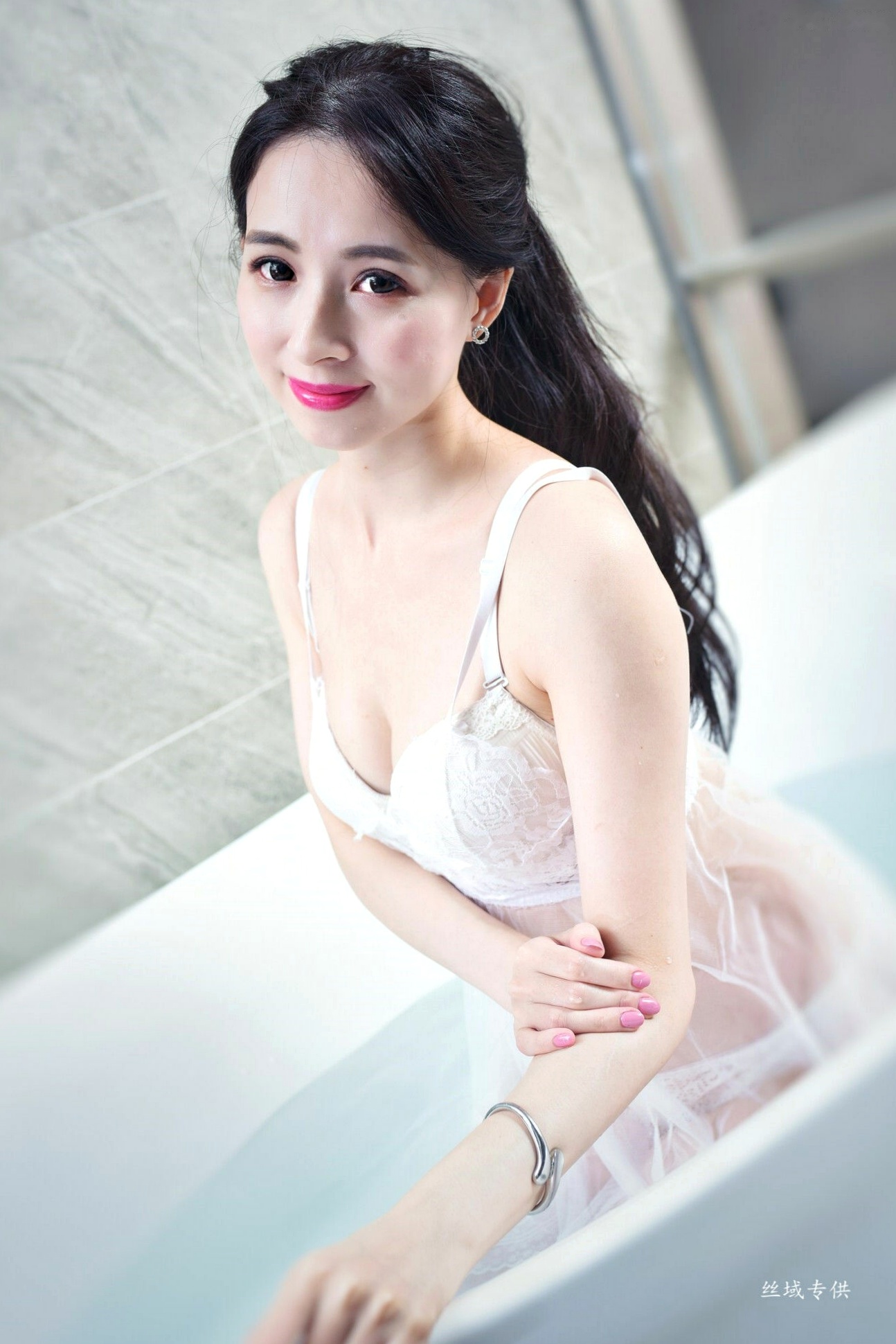 Gallery - 台湾正妹雪菁棚拍写真：职场OL制服诱惑与清纯私房美照合集台湾制服诱惑丝袜私房照 雪菁女神私房照_秀色女神 - image 42